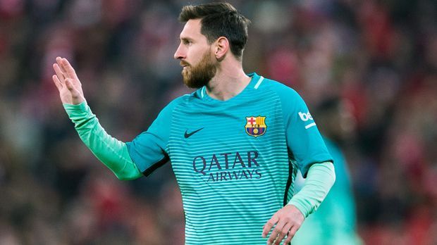 
                <strong>Rechter Flügel - Lionel Messi (FC Barcelona)</strong><br>
                Rechter Flügel - Lionel Messi (FC Barcelona)
              