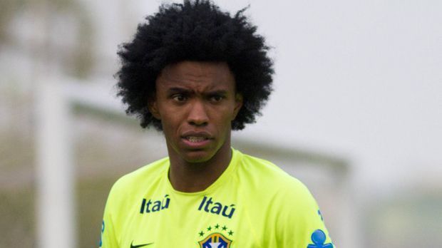 
                <strong>Willian (Brasilien)</strong><br>
                Willian (Brasilien): Der in dieser Saison wohl beste Spieler des FC Chelsea ist auch bei den Brasilianern gesetzt. Die Rede ist natürlich von Willian, der als Kreativmann sicherlich gefordert ist, nachdem Neymar sich gegen die Copa und für die Olympipischen Spiele in Rio entschieden hat. Er steht bei 33 Länderspielen und sechs Toren.
              