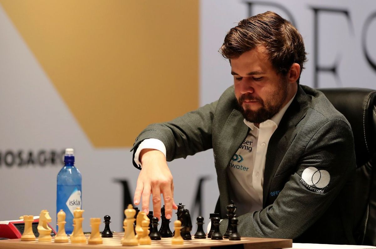 Vierter Sieg in Dubai: Schach-Weltmeister Carlsen verteidigt Titel