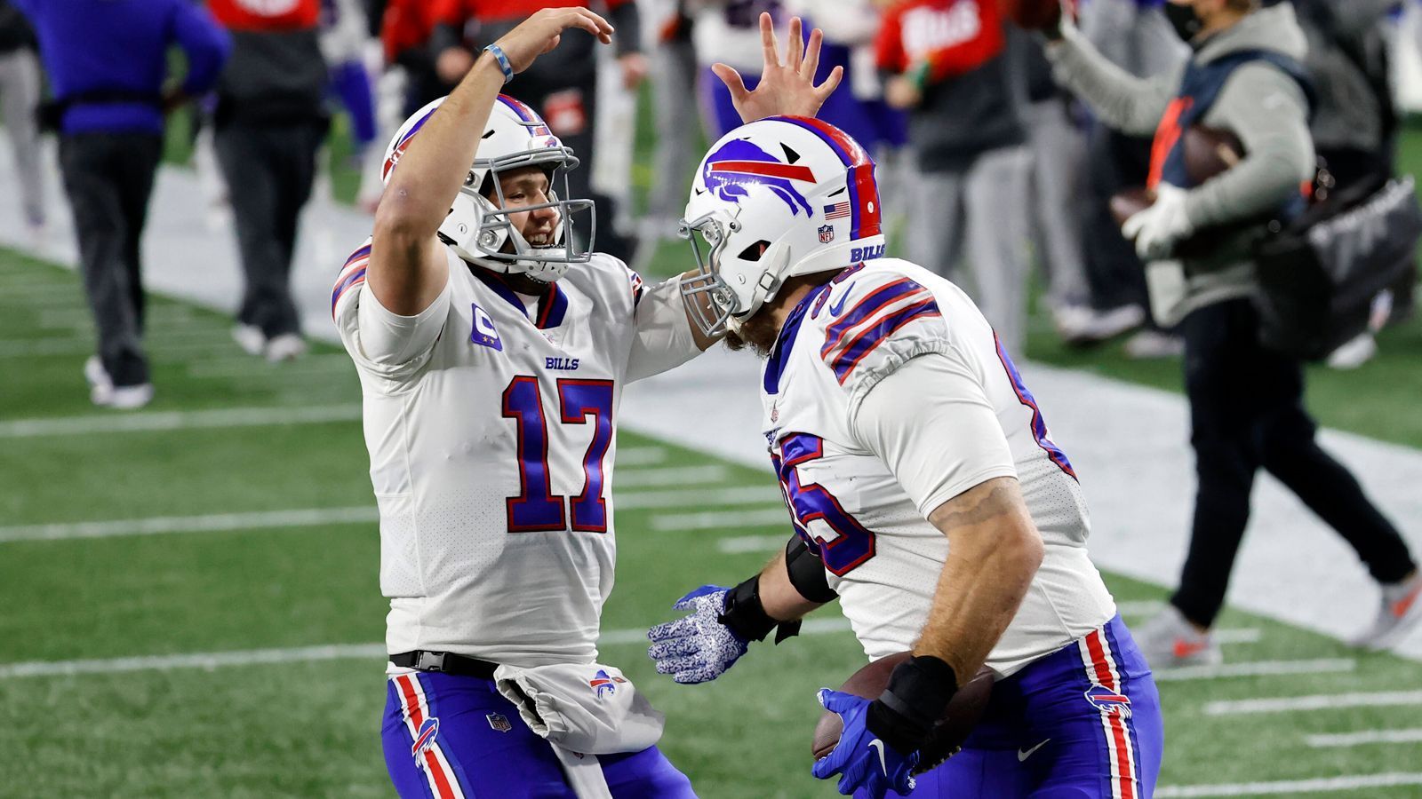 
                <strong>Buffalo Bills</strong><br>
                Playoff-Teilnahmen: 20 -Playoff-Bilanz: 14-17 -Super-Bowl-Siege:  (+ 2 AFL Championships vor 1966) -Super-Bowl-Bilanz: 0-4 -Erste Saison: 1960
              