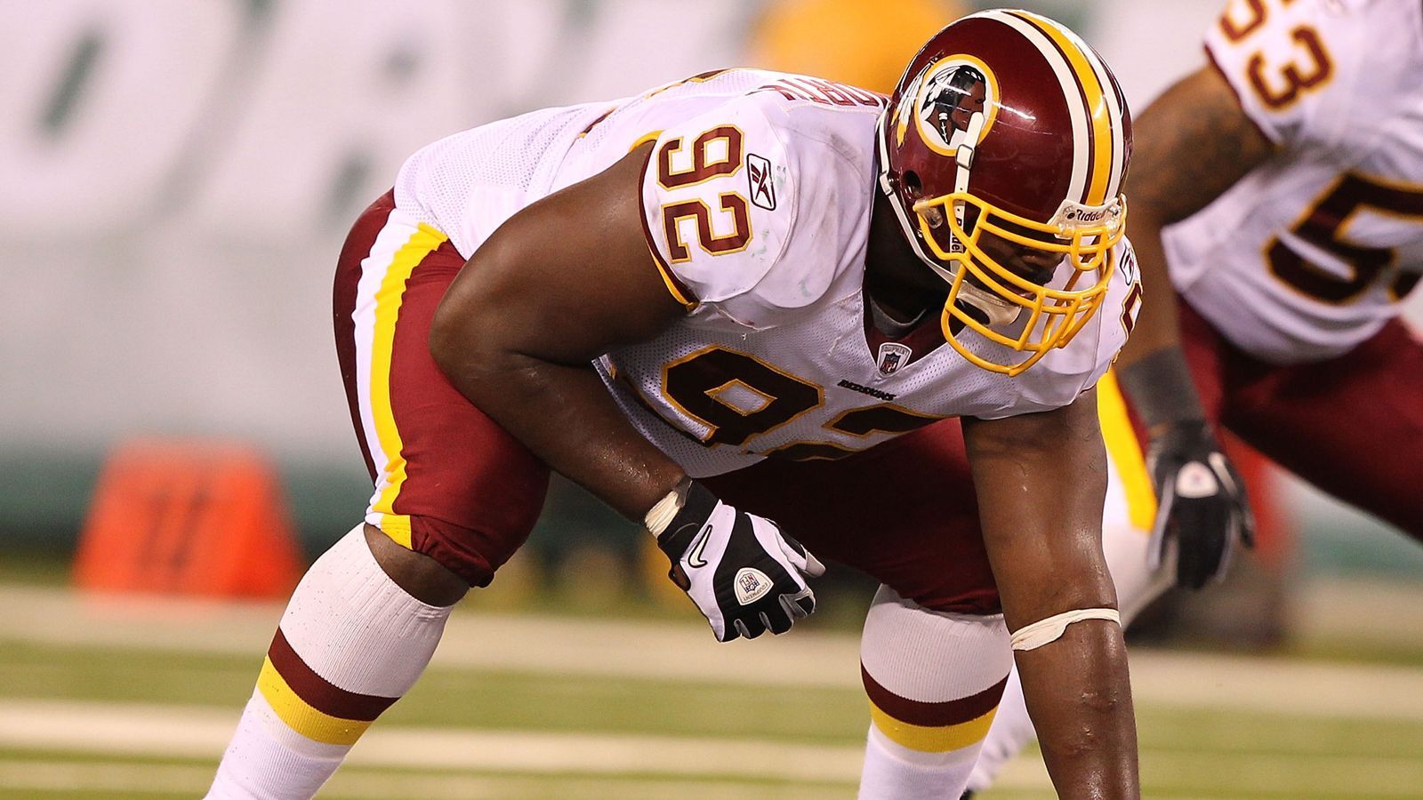 
                <strong>Washington Redskins: Albert Haynesworth (DT)</strong><br>
                100.000.000 Dollar (Laufzeit: sieben Jahre)
              