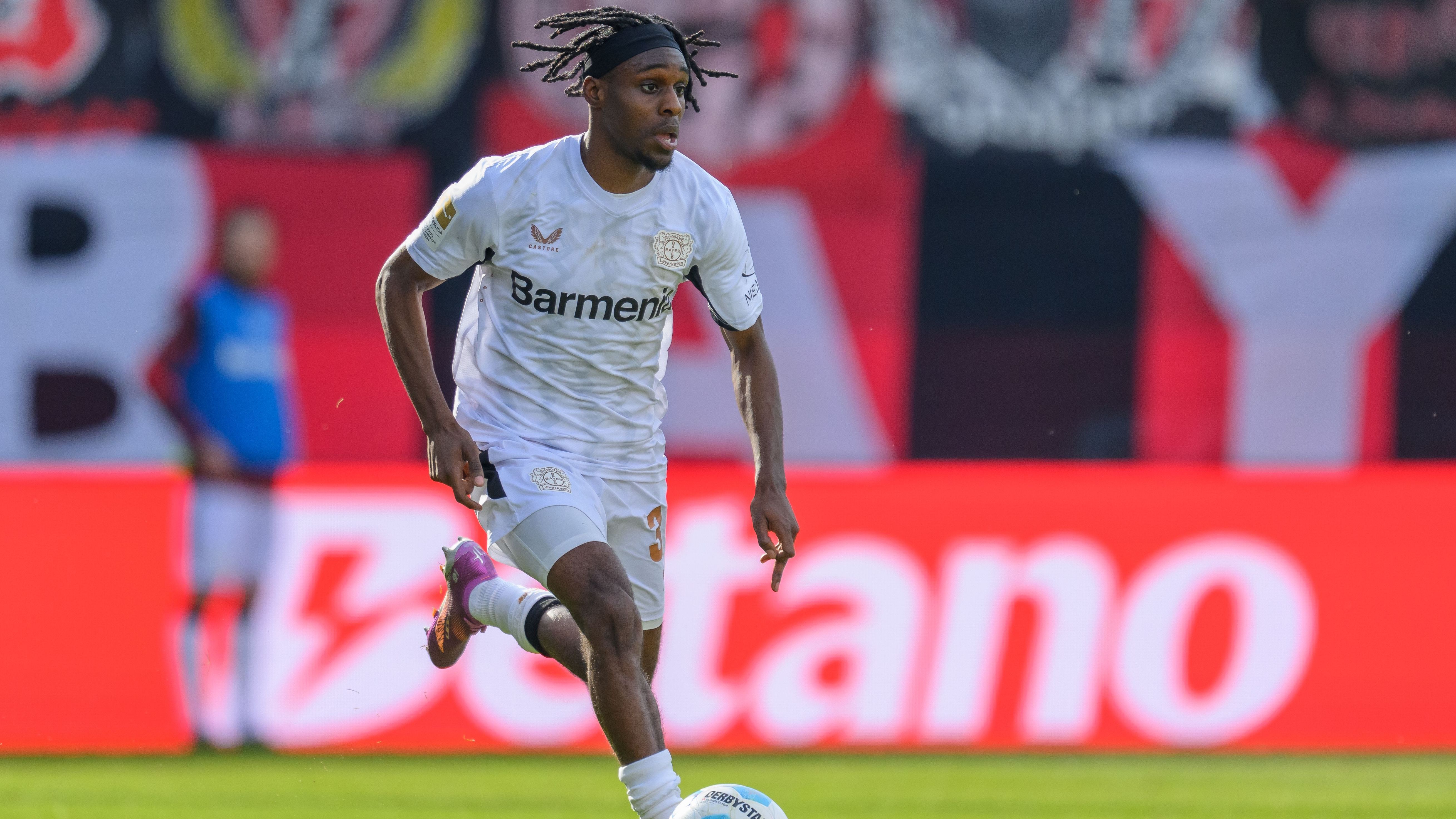 <strong>Jeremie Frimpong</strong><br>Ablösesumme: 35 Millionen Euro<br>Aufnehmender Verein: FC Liverpool<br>Abgebender Verein: Bayer Leverkusen