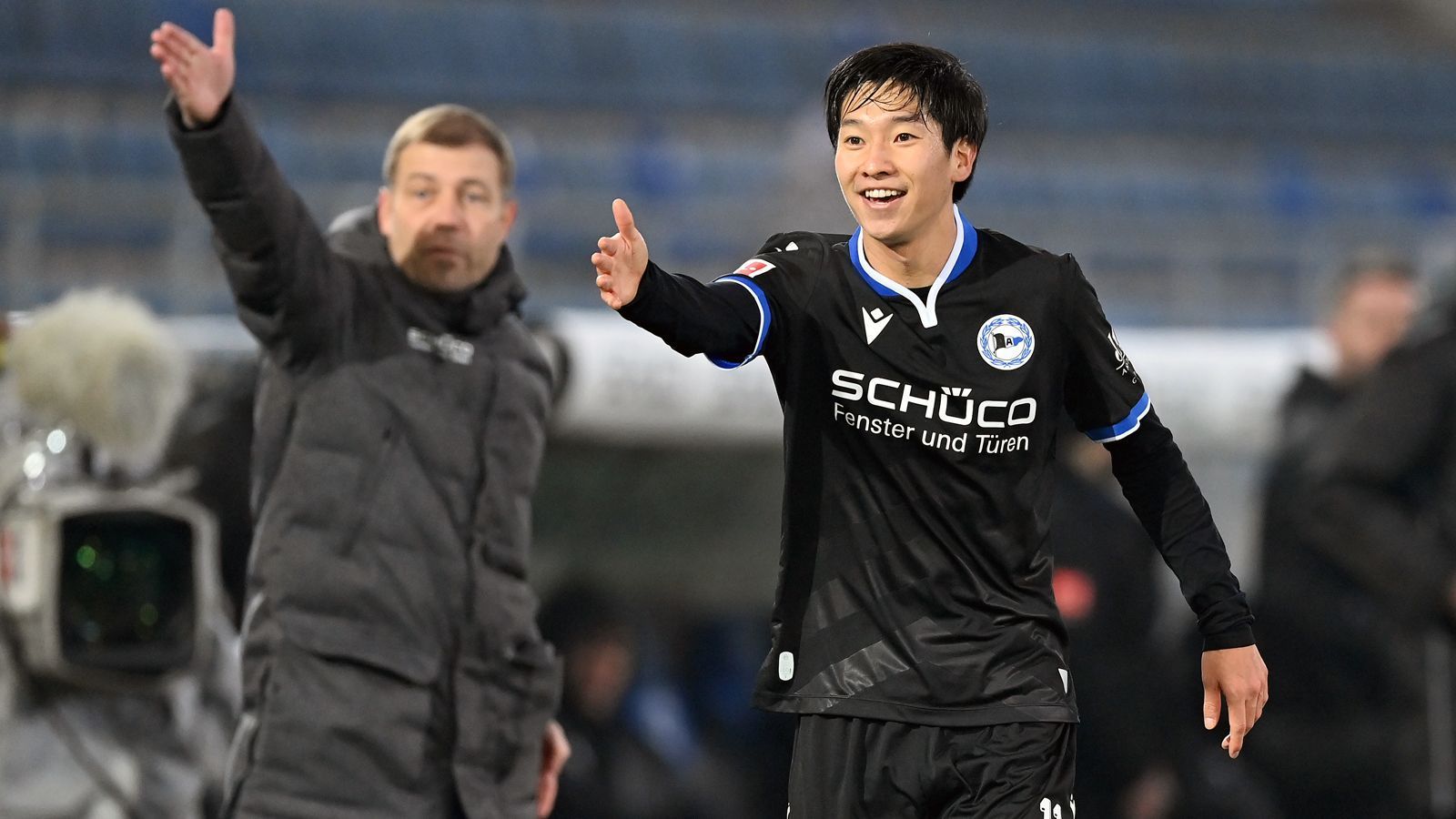 
                <strong>Platz 11: Arminia Bielefeld</strong><br>
                Transfereinnahmen seit 2012: 6 Millionen Euro - Transferausgaben seit 2012: 12 Millionen Euro - Transferbilanz seit 2012: -6 Millionen Euro
              