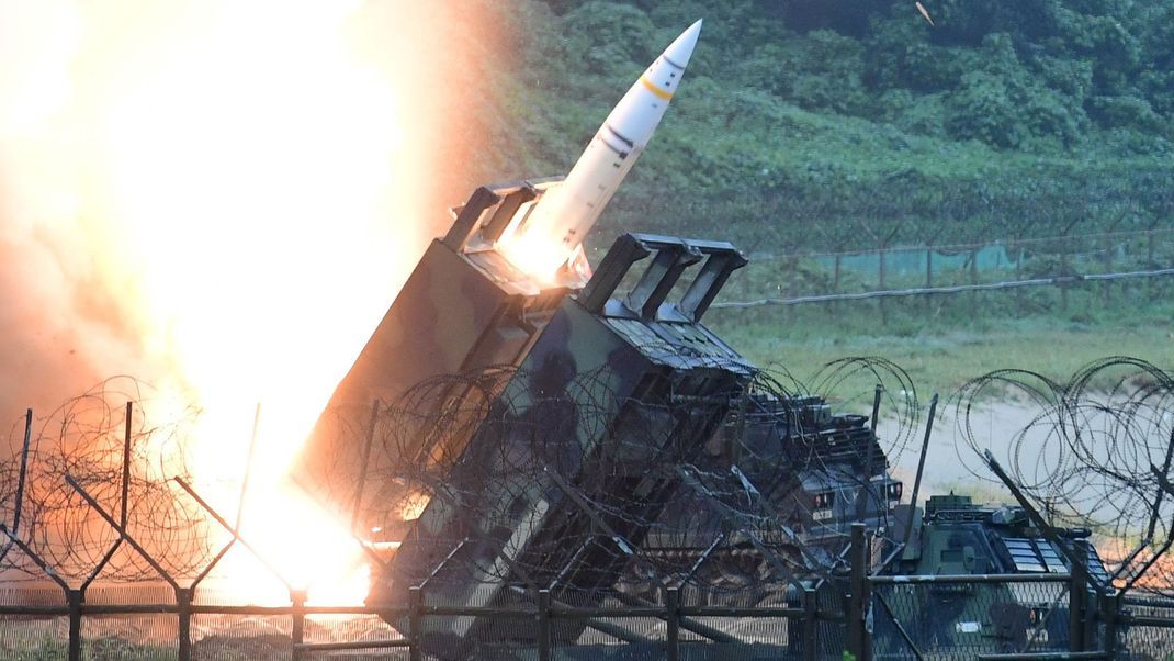 US-Präsident Joe Biden hat der Ukraine den Einsatz weitreichender US-Raketen gegen Ziele in Russland erlaubt.