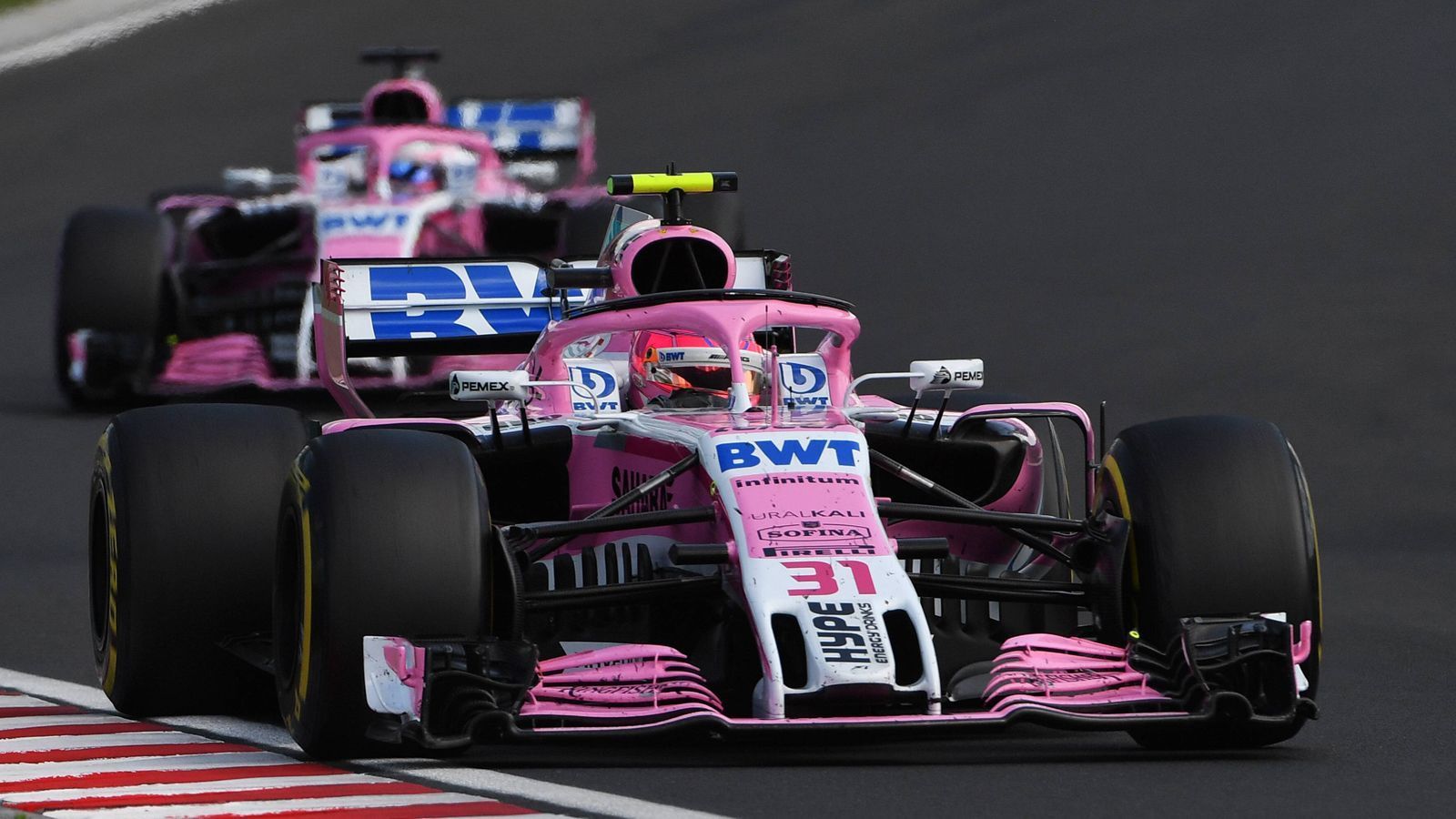 
                <strong>6. Force India</strong><br>
                Einnahmen: 59 Millionen EuroZusammensetzung (Topf 1, Topf 2, Bonus): 28, 31, 0 MillionenVeränderung zu 2017: minus 2 Prozent
              