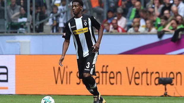 
                <strong>Abwehr: Reece Oxford (Borussia Mönchengladbach)</strong><br>
                Nach der erfolgreichen Leihe von Andreas Christensen probiert sich Borussia Mönchengladbach mit dem nächsten Talent aus der Premier League. Reece Oxford stammt aus Tottenhams Jugend, ehe er an West Ham United abgegeben wurde.  In seiner Heimat England wird ihm großes Talent zugesprochen. Der 18-Jährige gilt als schneller, physisch starker Innenverteidiger.
              