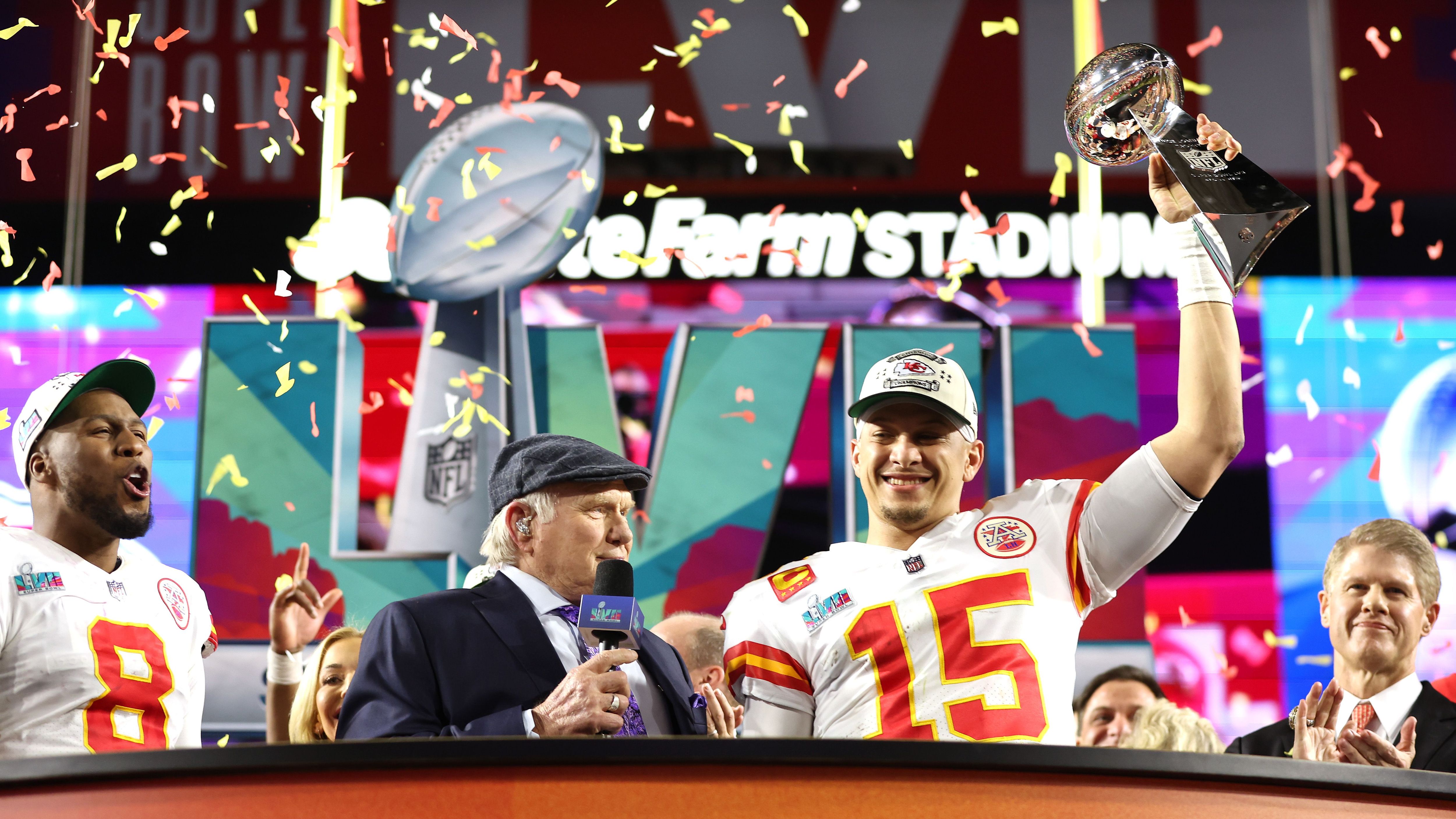 <strong>NFL: So viele Super-Bowl-Titel haben die Teams</strong><br>Alle NFL-Teams träumen vom ganz großen Erfolg. Dem Super-Bowl-Sieg. Der Vince Lombardi Trophy. Dieses Jahr haben noch die Chiefs und die 49ers die Chance (<a href="https://www.ran.de/sports/ticker/ma10053140/liveticker">am 12. Februar ab 0:30 Uhr im Liveticker</a>), es wäre jeweils nicht der erste Sieg. <strong><em>ran</em></strong> zeigt, welches Team wie oft den Super Bowl gewonnen hat und welche Teams noch gar nicht jubeln durften.