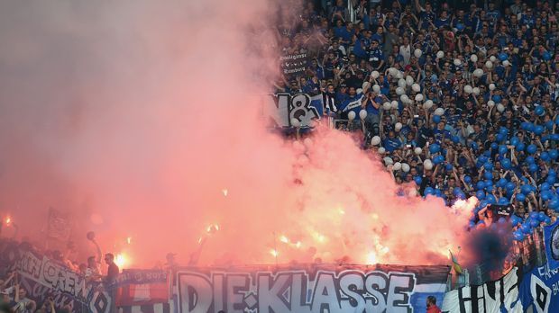 
                <strong>Platz 3: Hamburger SV</strong><br>
                Platz 3: Immerhin in einer Wertung liegt der Hamburger SV weit vorne. 107.000 Euro Geldstrafe bezahlte der HSV an den DFB. Alleine im Januar wurde der Klub mit einer 55.000-Euro-Strafe belegt, da ein Fan im Oktober Franck Ribery angegangenen war. 
              