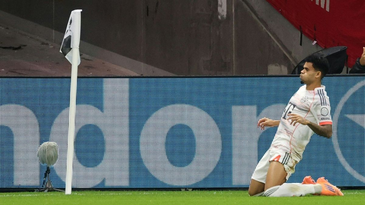 Luis Díaz feiert seine Gala in Frankfurt