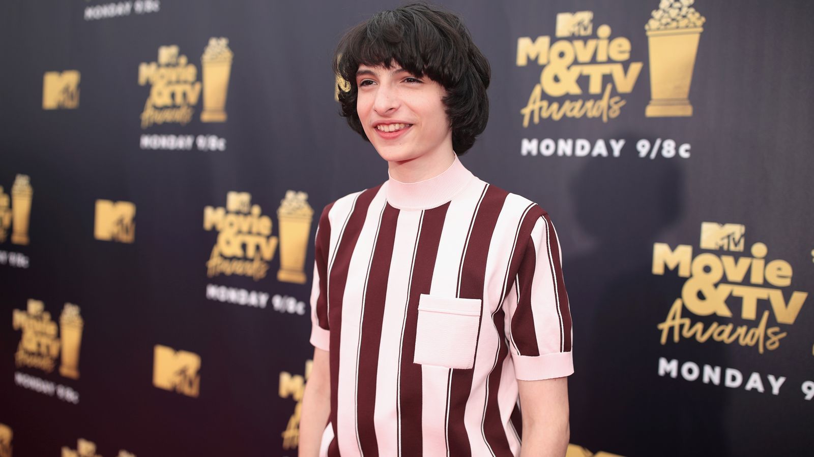 
                <strong>Finn Wolfhard – Schauspieler</strong><br>
                Finn Wolfhard ist der Star aus der Netflix-Serie Stranger Things. Wenn er nicht gerade auf Monsterjagd geht, spielt der 15-Jährige Fortnite. Sein Bruder Nick streamt regelmäßig auf Twitch, manchmal gemeinsam mit Finn.
              