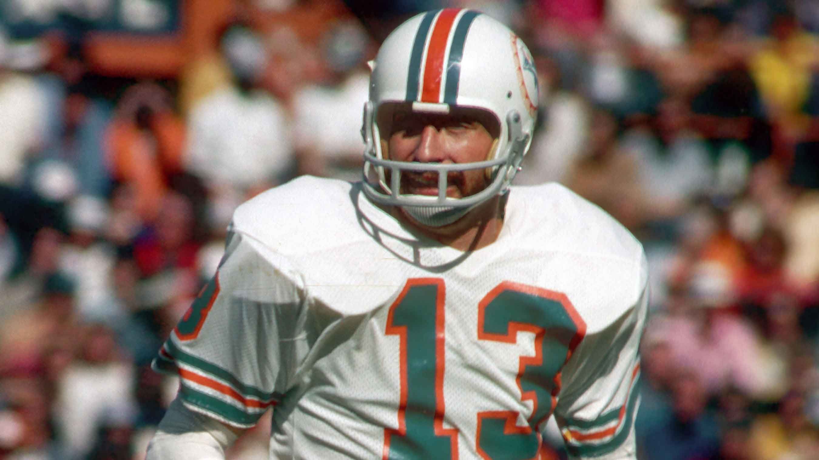 
                <strong>Miami Dolphins</strong><br>
                &#x2022; Franchise-Rekord (all-time): Jake Scott (im Bild), 1970-75: 35<br>&#x2022; Franchise-Rekord (eine Saison): Dick Westmoreland, 1967 und Xavien Howard, 2020: 10<br>
              