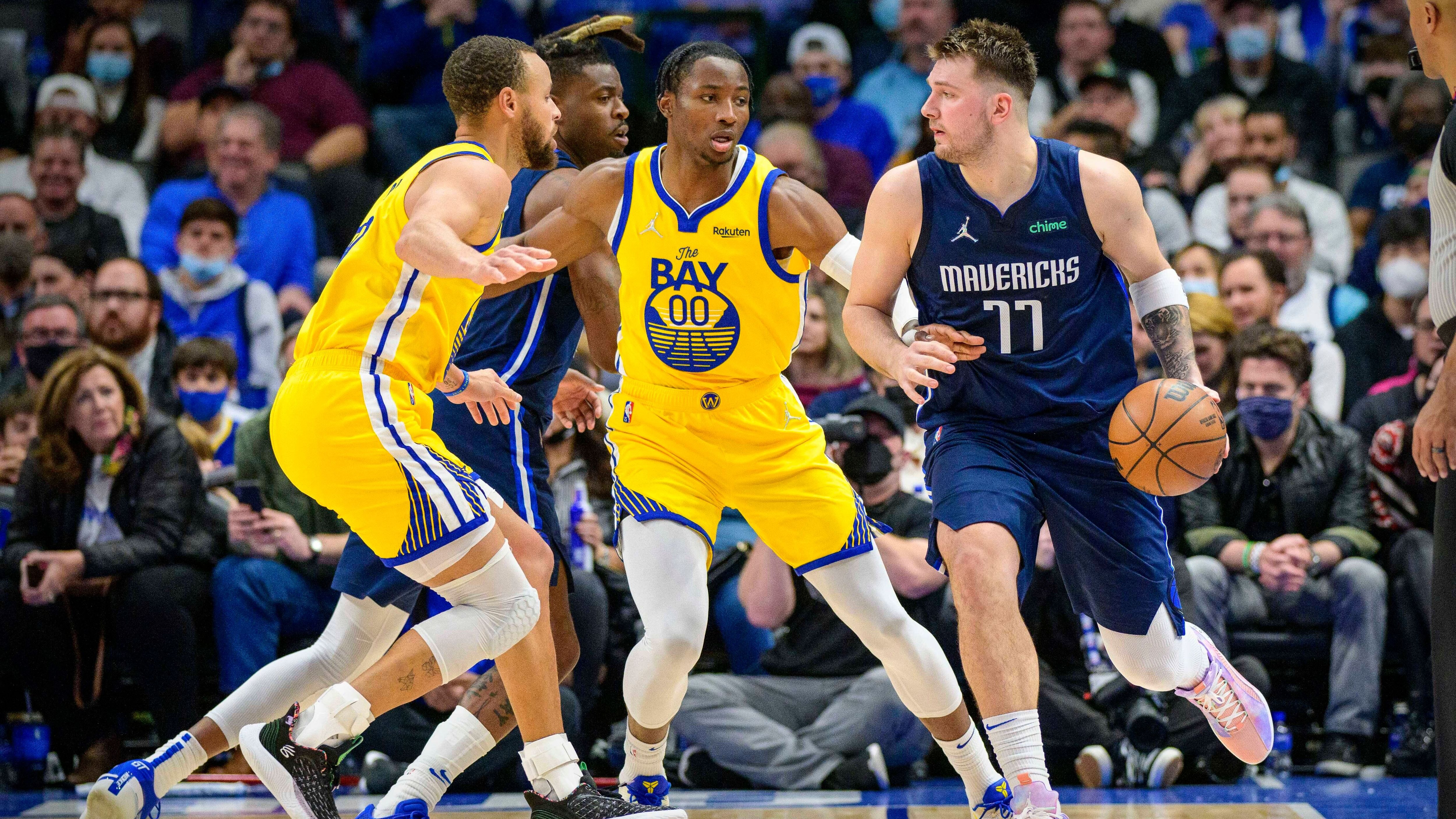 <em><strong>NBA: Das sind die 10 spannendsten Free Agents</strong><br>Die Free Agency läuft heiß – und noch tummeln sich jede Menge spannende Namen auf dem Markt. Ob gestandene Stars, unterschätzte Roleplayer oder junge Talente mit großem Potenzial: Jetzt werden die Kader für die neue Saison geformt.&nbsp; Wer macht den nächsten großen Move?...</em>