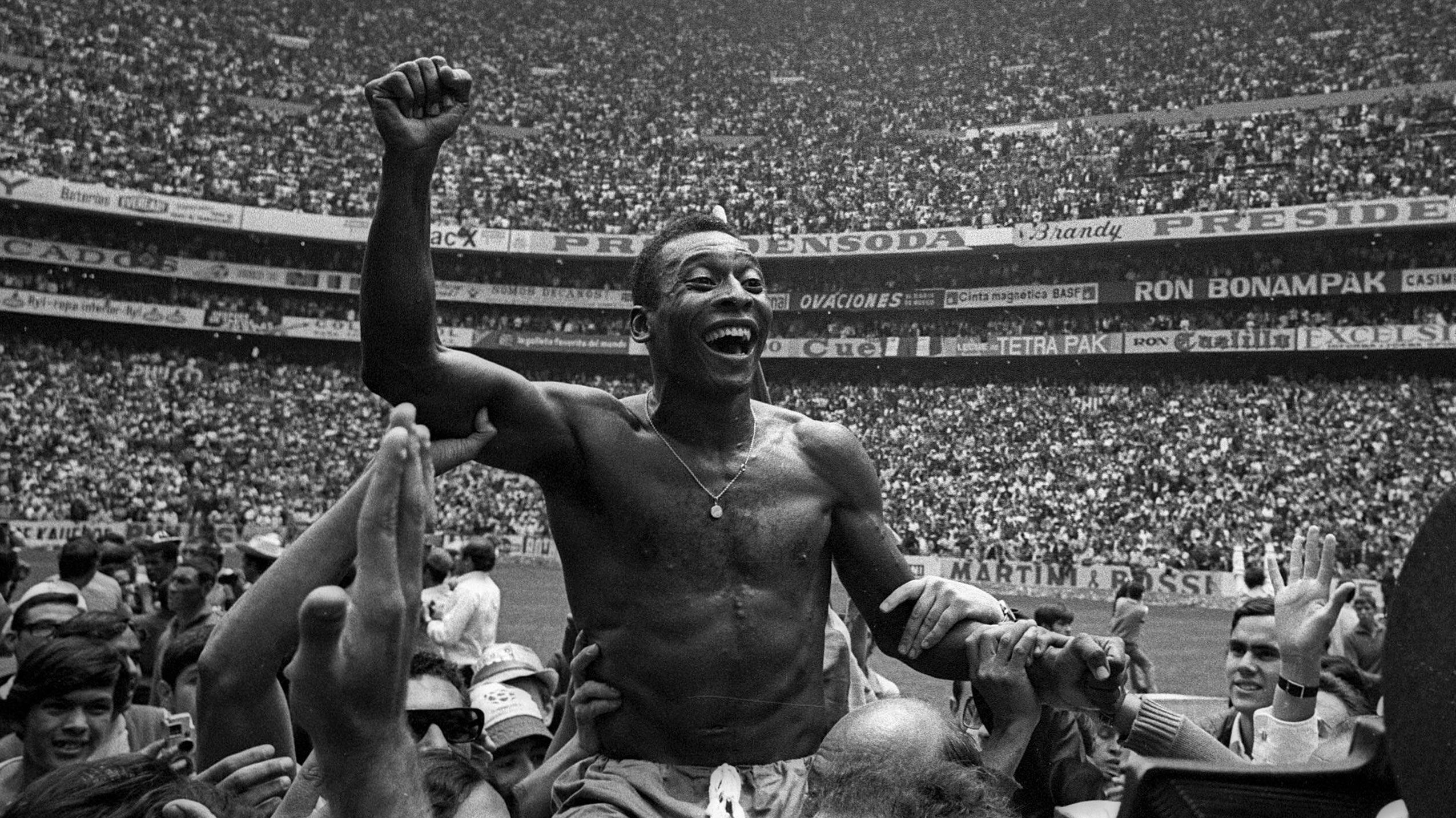 
                <strong>Platz 6: Pelé (Brasilien)</strong><br>
                Nationalmannschaft: 1957 - 1971Länderspiele: 91Länderspiel-Tore: 77
              