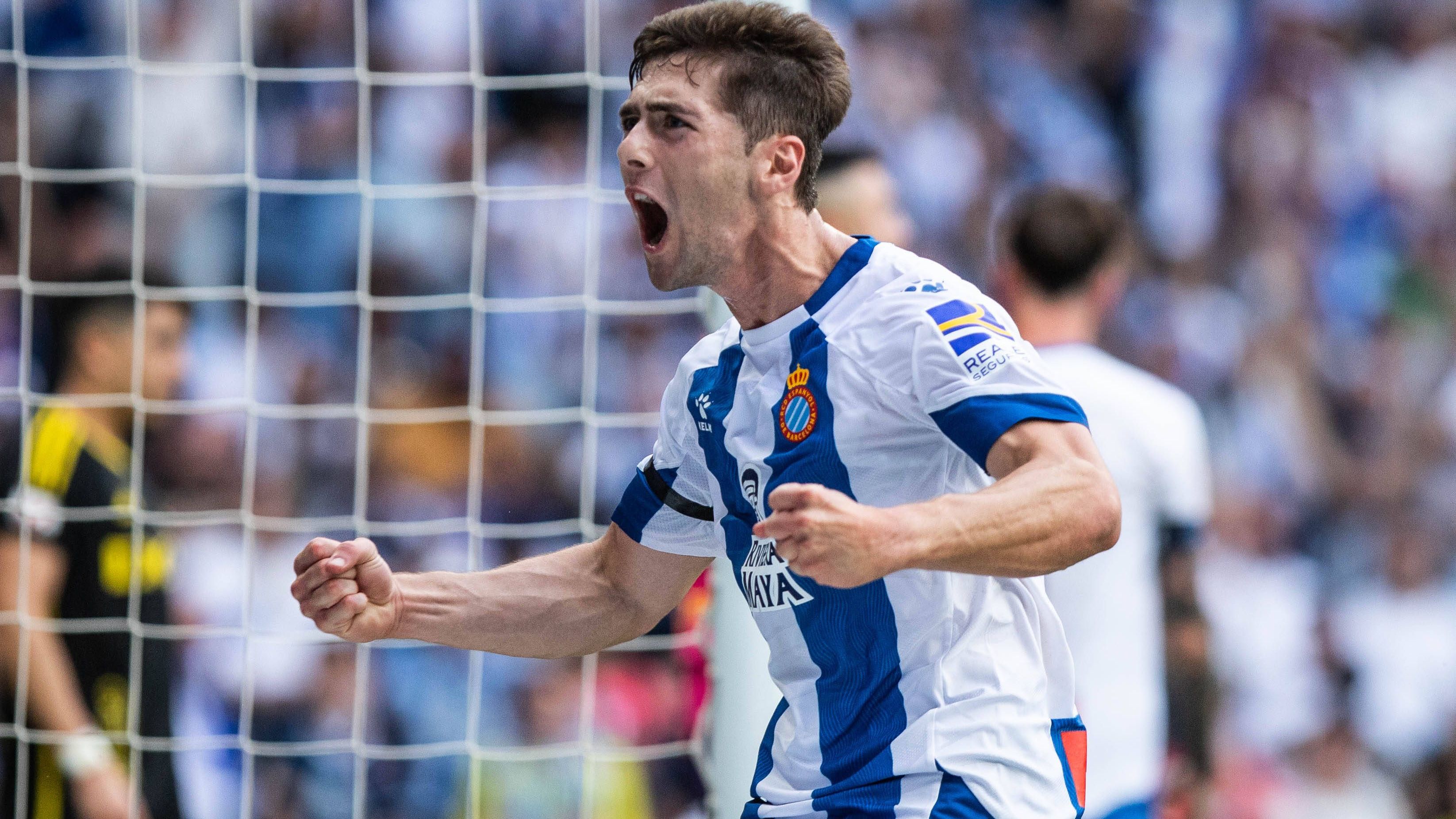 <strong>Espanyol Barcelona (Spanien)</strong><br>Nach nur einem Jahr in der zweiten spanischen Liga gelingt Espanyol Barcelona der direkte Wiederaufstieg. In den Aufstiegs-Playoffs verlor man zunächst das Hinspiel gegen Real Oviedo mit 0:1. Im Rückspiel drehte Javi Puado komplett auf und schoss kurz vor Ende der ersten Halbzeit die entscheidenden zwei Tore für den 2:0-Sieg. Damit kommt es in der kommenden Saison wieder zu einem Derby in Barcelona.