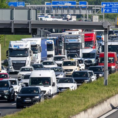 Der ADAC warnt vor dem vermutliche schlimmsten Stau-Wochenende in der laufenden Ferien-Saison. 