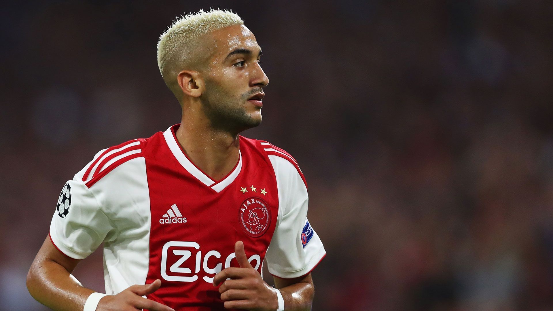 
                <strong>Platz 5: Hakim Ziyech</strong><br>
                &#x2022; Ablöse: 40 Millionen Euro<br>&#x2022; Saison: 2020/21<br>&#x2022; Aufnehmender Verein: FC Chelsea<br>&#x2022; Position: Offensiver Mittelfeldspieler<br>
              