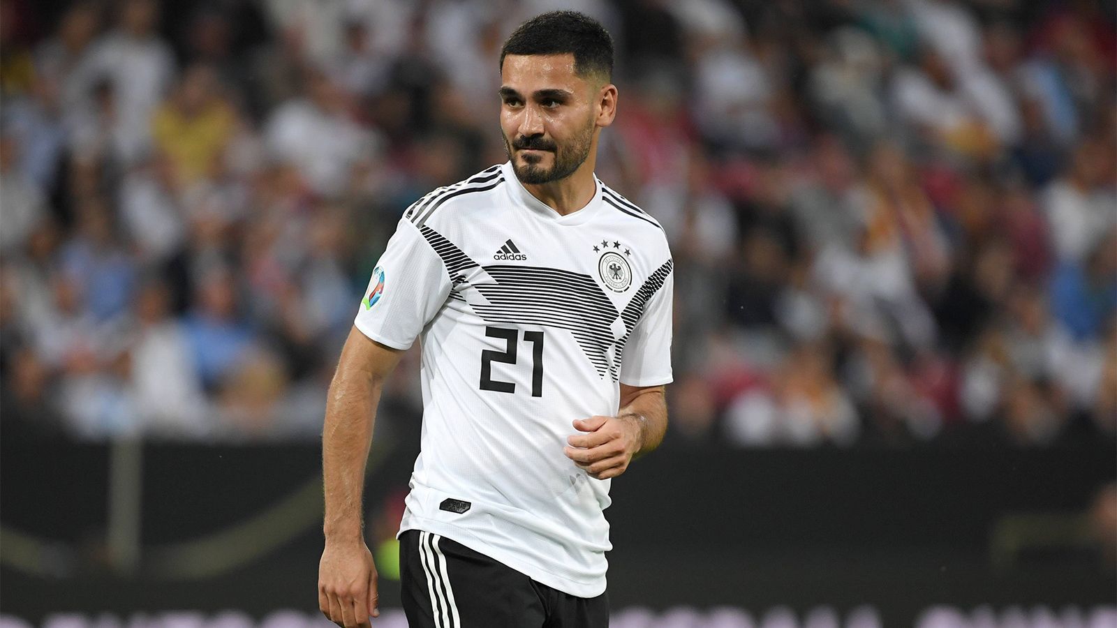 
                <strong>Ilkay Gündogan</strong><br>
                Verein: Manchester City
              