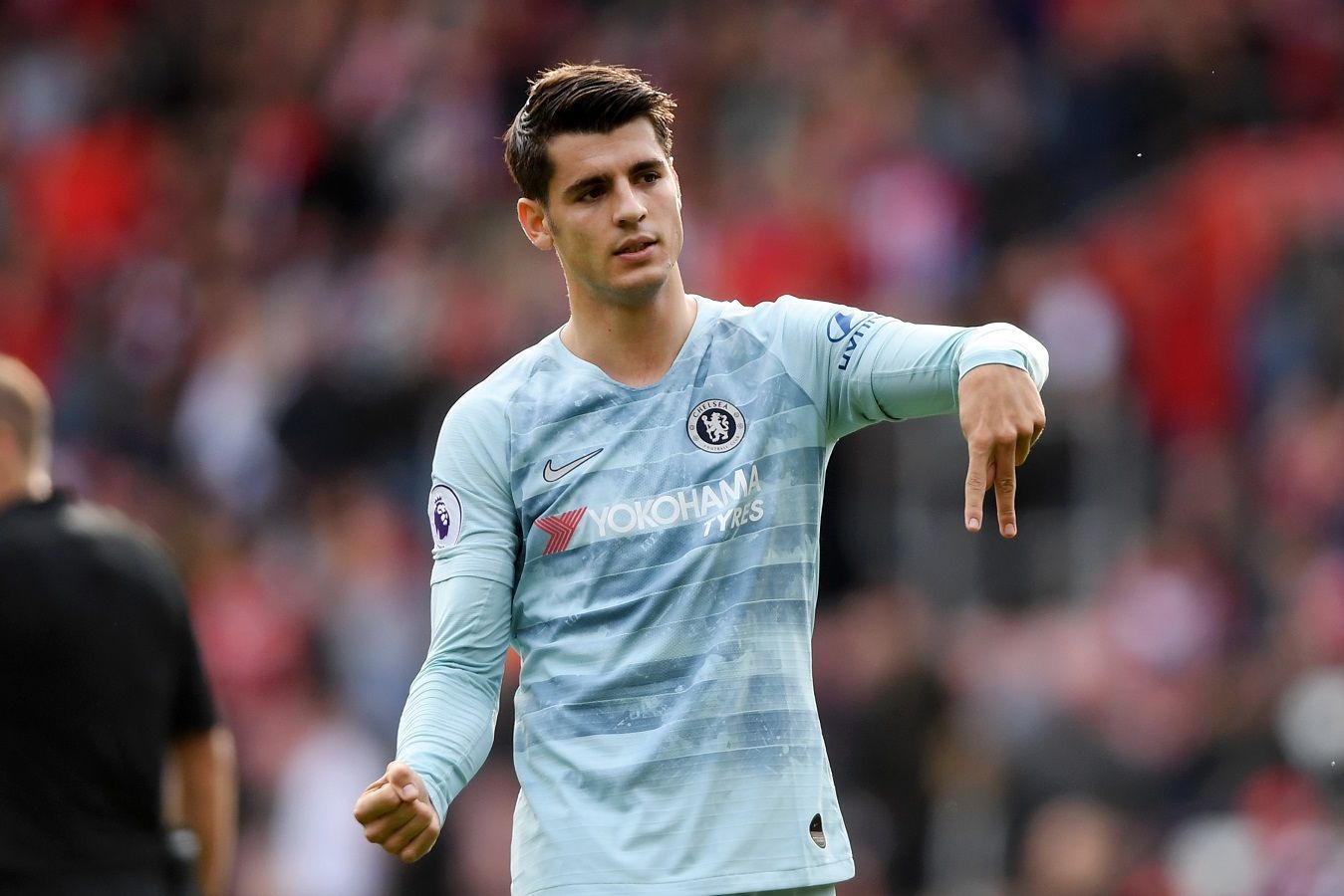 
                <strong>Kandidat Nummer 3: Alvaro Morata</strong><br>
                Ein anderer Spanier, der in der Premier League unter Vertrag steht, soll den Verantwortlichen des FC Barcelona angeboten worden sein: Die Rede ist von Alvaro Morata vom FC Chelsea. Ob sich der 26-Jährige aber mit einer Rolle als Backup zufrieden gibt, scheint fraglich. Außerdem sollen auch der FC Bayern und Atletico Madrid am Spanier interessiert sein. (Quelle: Dailymail)
              