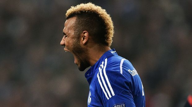 
                <strong>Eric-Maxim Choupo-Moting</strong><br>
                Eric Maxim Choupo-Moting: Der Angreifer kam nach 70 Minuten für den völlig wirkungslosen Huntelaar ins Spiel, konnte diesem aber keine Wende mehr geben. ran-Note: 4.
              