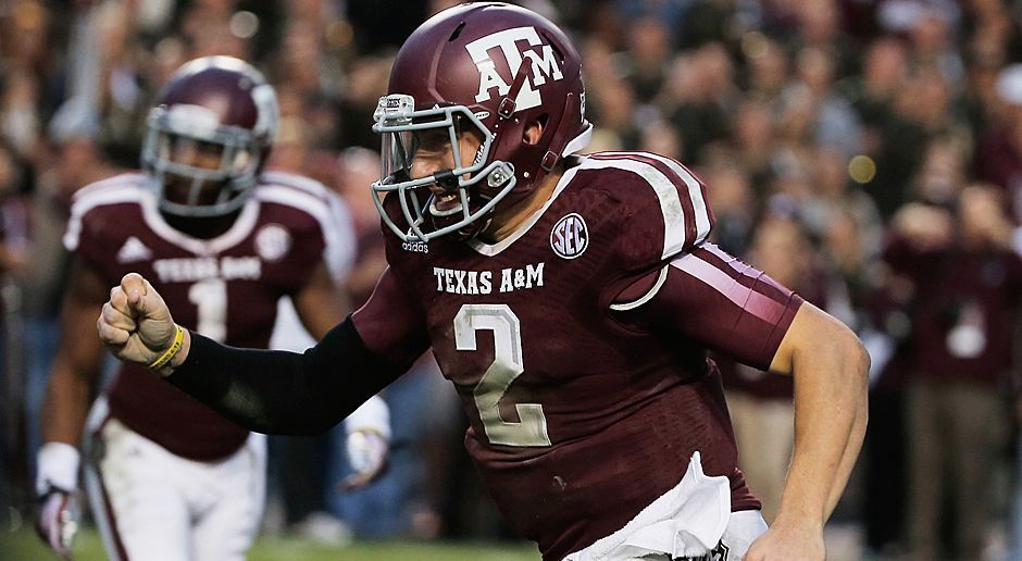 
                <strong>College-Hype um Johnny Football</strong><br>
                Mit gerade einmal 19 Jahren sorgte Johnny Manziel schon auf dem College für Furore - auf und außerhalb des Platzes. Auf dem Feld lieferte er während seiner beiden Jahre bei Texas A&M 7820 Yards, 63 Touchdowns und 22 Interceptions ab. Abseits davon wurde er bereits im Juni 2012 von der Polizei verhaftet. Der Grund: Ruhestörung nach einer Schlägerei, ein gefälschter Führerschein und die falsche Angabe der Personalien.
              