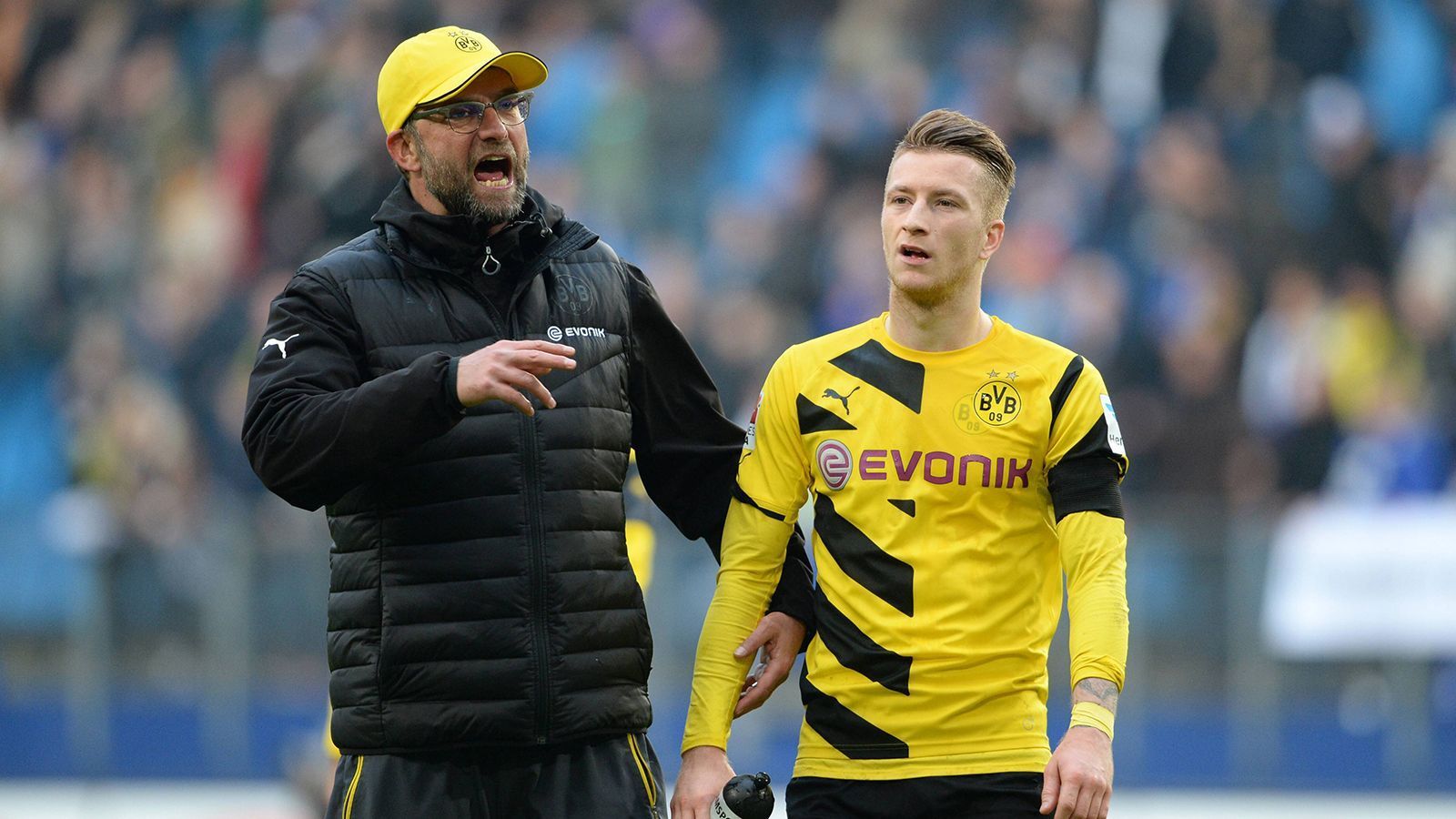 
                <strong>Marco Reus (Borussia Dortmund)</strong><br>
                Auch der heutige Kapitän kam unter Klopp zum BVB. Rund 17 Mio. Euro sind auch für Klopp neue Sphären. Wer aber so viele unbekannte Talente entwickelt, hat es sich irgendwann auch verdient, mit bereits gewachsenen Topspielern zu arbeiten. Die Summe sollte ich ja aber sowieso mehr als bezahlt machen. 
              