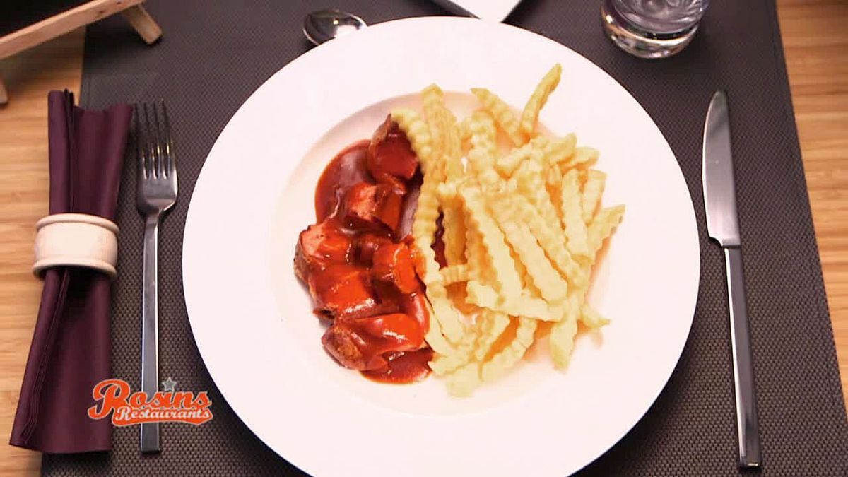 Currywurst-mit-Pommes