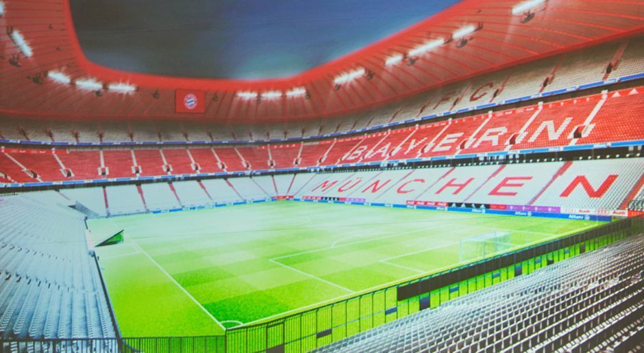 
                <strong>Design Allianz-Arena 2</strong><br>
                So könnte die "neue" Allianz-Arena aussehen: Diesen Entwurf zeigten die Bayern auf der Jahreshauptversammlung. Der Oberrang des Stadions würde dabei grau bleiben, der Mittelrang erstrahlt in Rot, die unteren Plätze ebenfalls in grau. Außerdem bilden farbige Sitze auf der Gegengerade den Schriftzug "FC Bayern München". Aber: Eine von den Bayern-Fans ersehnte "rote Arena" wäre das nicht.
              