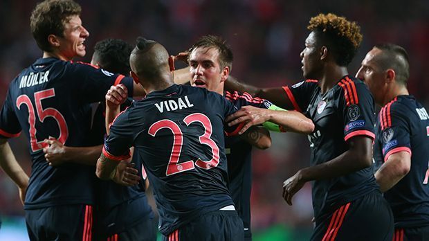 
                <strong>Benfica Lissabon vs. FC Bayern München </strong><br>
                Der FC Bayern steht im Halbfinale der Champions League! Den Münchnern reichte ein 2:2 bei Benfica Lissabon zum Einzug in die Runde der letzten Vier. ran.de benotet die Bayern-Spieler in der Einzelkritik.
              