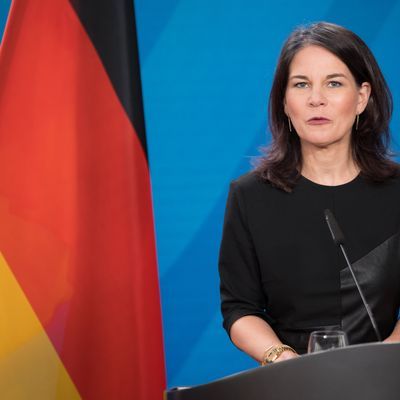 Eine geplante Reise von Außenministerin Annalena Baerbock nach Budapest findet nicht statt. 