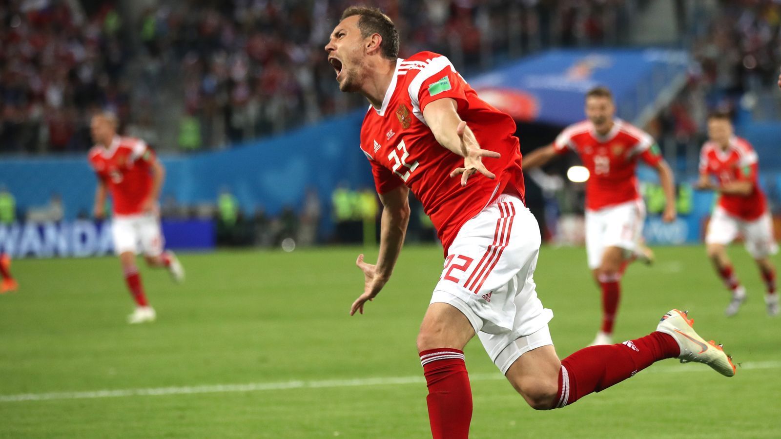 
                <strong>Platz 7: Artem Dzyuba (Russland)</strong><br>
                3 Punkte2 Tore1 Vorlage
              