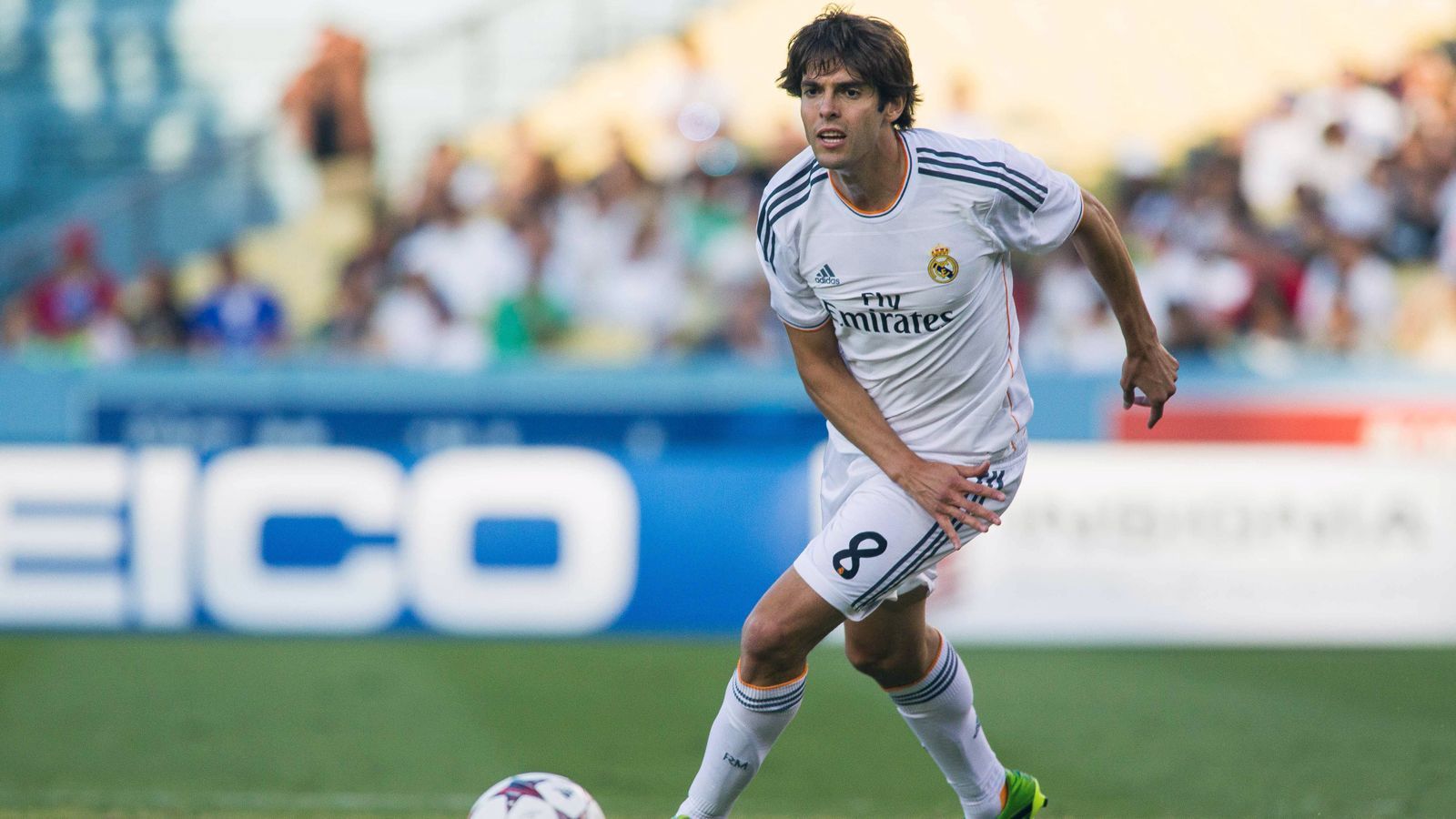 <strong>Brasilien: Kaka</strong><br>Erfolge: 1x, Champions-League-Sieger, 1x spanischer Meister, 1x italienischer Meister,&nbsp;1x FIFA-Klubweltmeister<br>Nationalmannschaftserfolge:&nbsp;1x Weltmeister, 92 Länderspiele, 29 Tore