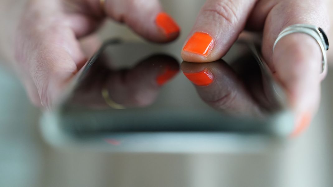 Bevor man eine App installiert, sollte man die Berechtigungen genau überprüfen.