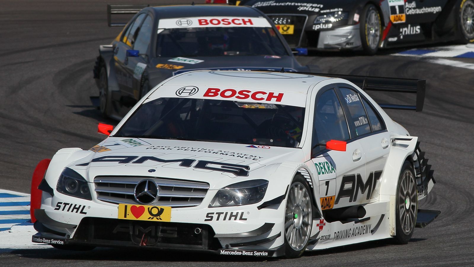 
                <strong>2010: AMG-Mercedes C-Klasse</strong><br>
                Paul di Resta
              