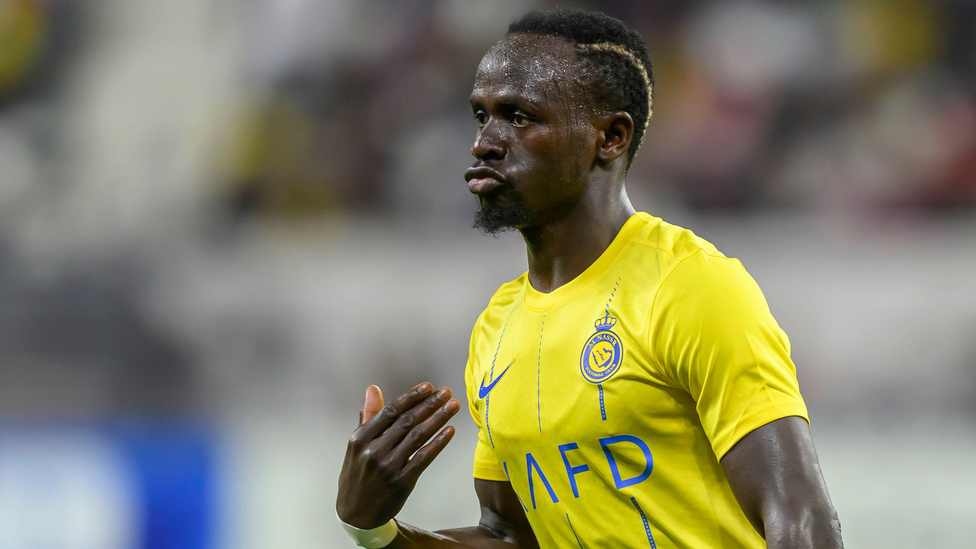 <strong>Sadio Mane</strong><br><strong>Land:</strong> Senegal<br><strong>Verein:</strong> Al-Nassr (Saudi-Arabien)<br><strong>Position:</strong> Linksaußen<br><strong>Alter:</strong> 31 Jahre