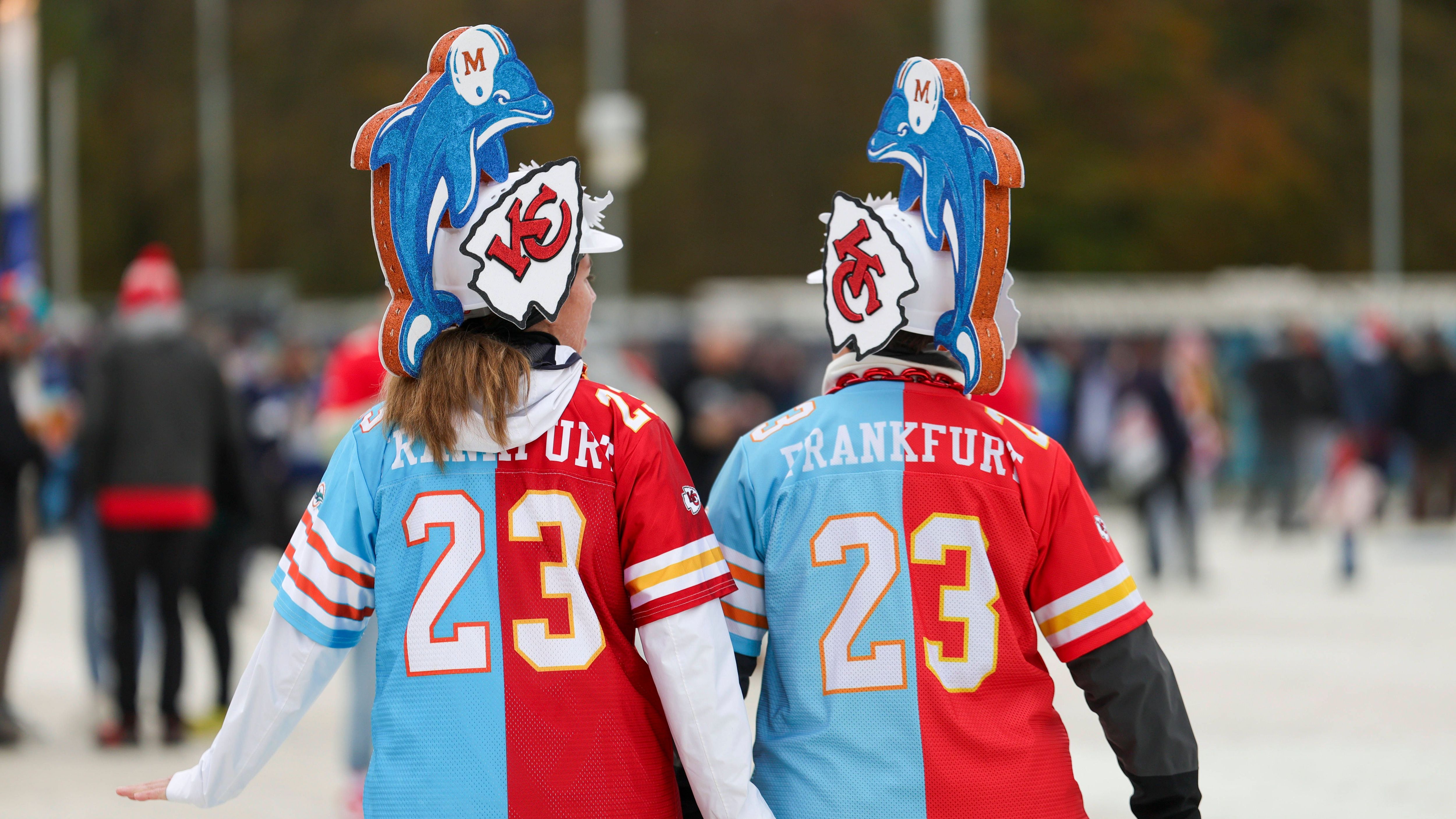 <strong>Die besten Bilder aus Frankfurt<br></strong>Chiefs oder Dolphins? Einige Fans konnten sich nicht entscheiden....