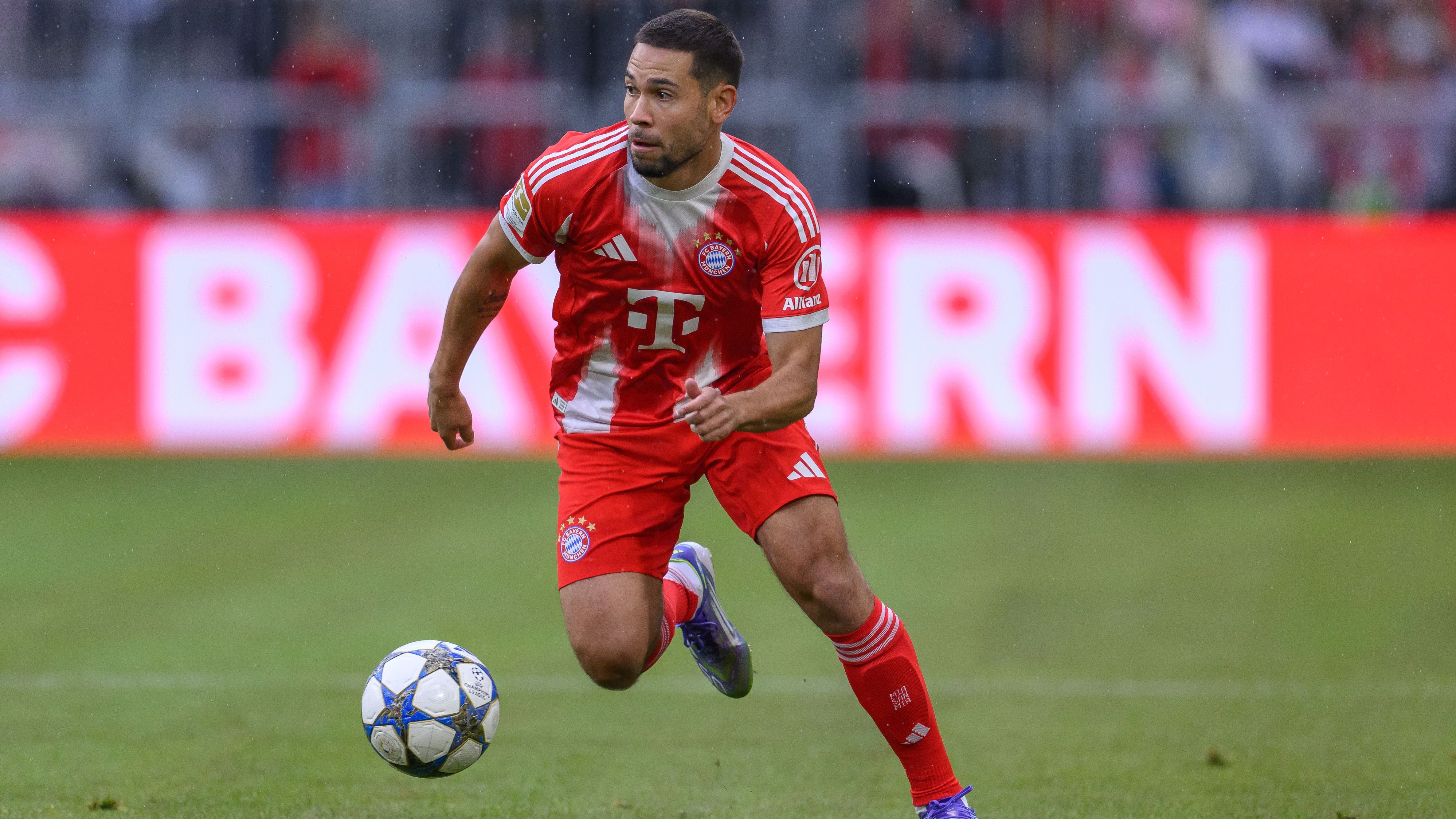 <strong>Raphael Guerreiro (FC Bayern München)</strong><br>Position: Linksverteidiger<br>Alter: 31 Jahre<br>Im Verein seit: Juli 2023