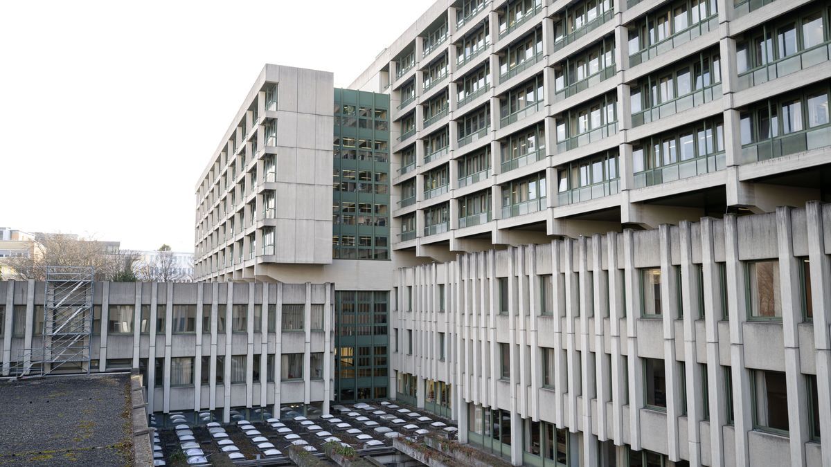 Außenansicht des Strafjustizzentrums in München. 