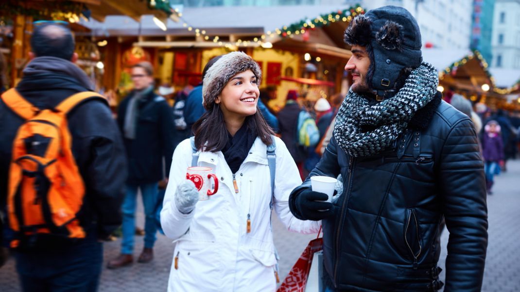 Städte im Glühwein-Check: Auf welchem deutschen Weihnachtsmarkt ist das Heißgetränk am teuersten?