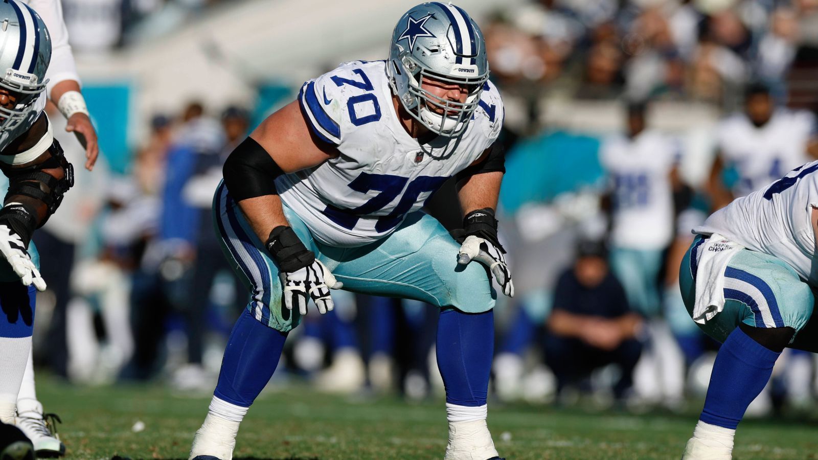 
                <strong>Guards (NFC)</strong><br>
                &#x2022; Zack Martin (Foto, Dallas Cowboys)<br>&#x2022; Elgton Jenkins (Green Bay Packers) für Landon Dickerson (Philadelphia Eagles, Super Bowl)<br>&#x2022; Chris Lindstrom (Atlanta Falcons)<br>
              