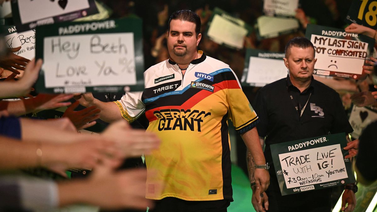 19th December 2024, Alexandra Palace, London, England; 2024 25 PDC Paddy Power World Darts Championships Day 5; Gabriel Clemens versus Robert Owen in their second round match, Gabriel Clemens is in...