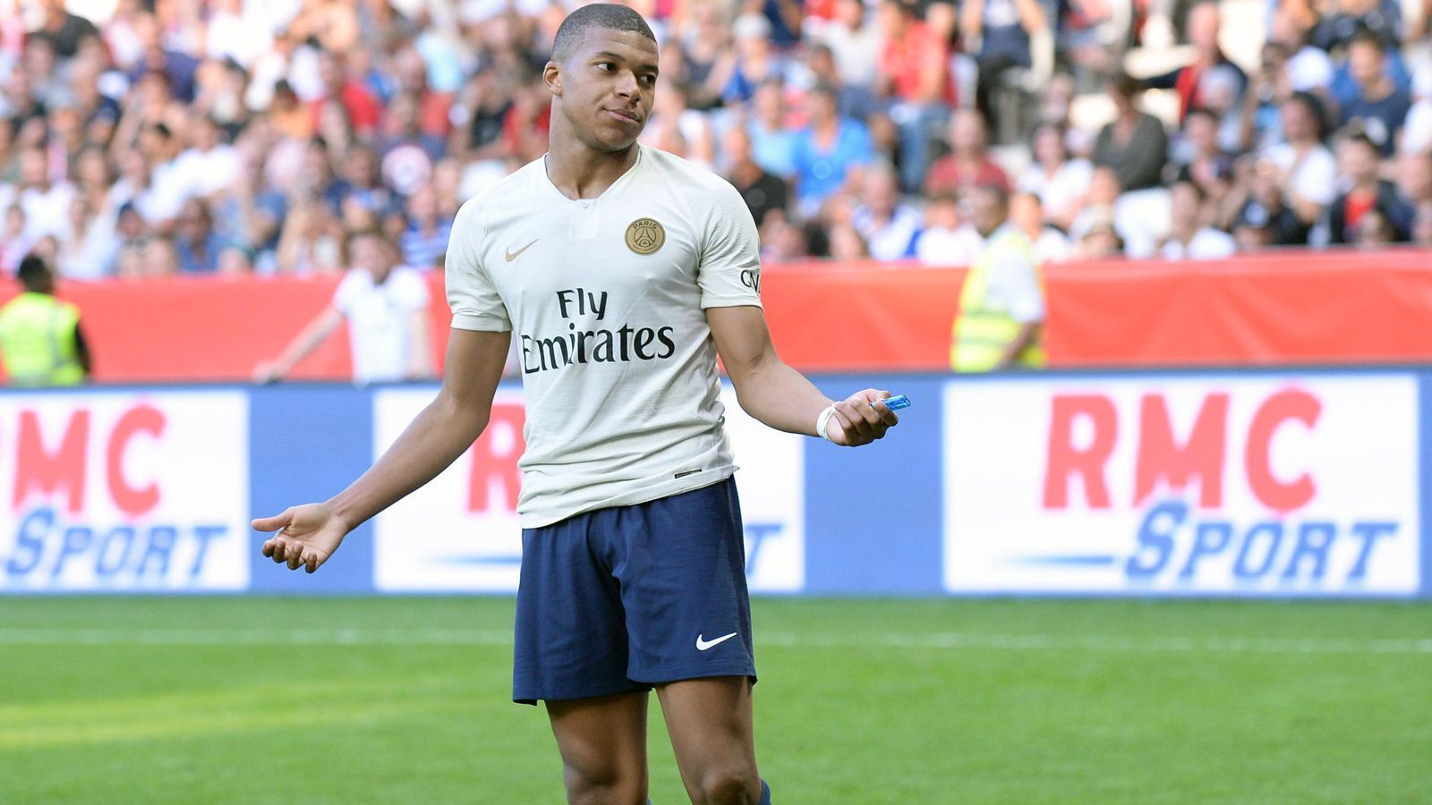 
                <strong>13. Kylian Mbappe (Paris St. Germain)</strong><br>
                Alter: 19 JahrePosition: RechtsaußenNationalität: Frankreich
              