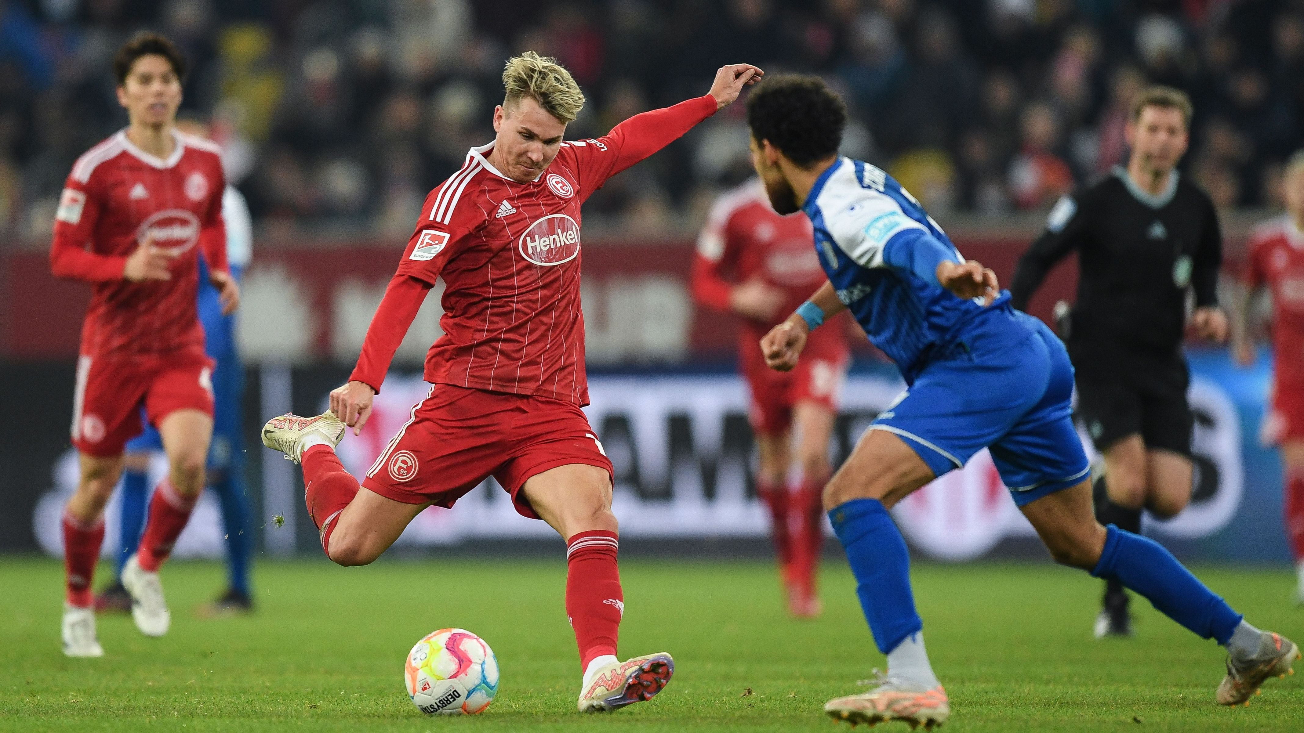 <strong>1. FC Magdeburg - Fortuna Düsseldorf</strong><br>Die nächste Zweitliga-Partie im Achtelfinale. Beide Teams kommen nach den Kantersiegen in der Liga mit viel Rückenwind an, aber in der Tabelle steht die Fortuna acht Plätze vor dem FCM. Dementsprechend dürften sich auch die Kräfteverhältnisse auf dem Platz ergeben. Düsseldorf sprüht nach zehn Toren in den vergangenen beiden Spielen nur so vor Spielfreude.