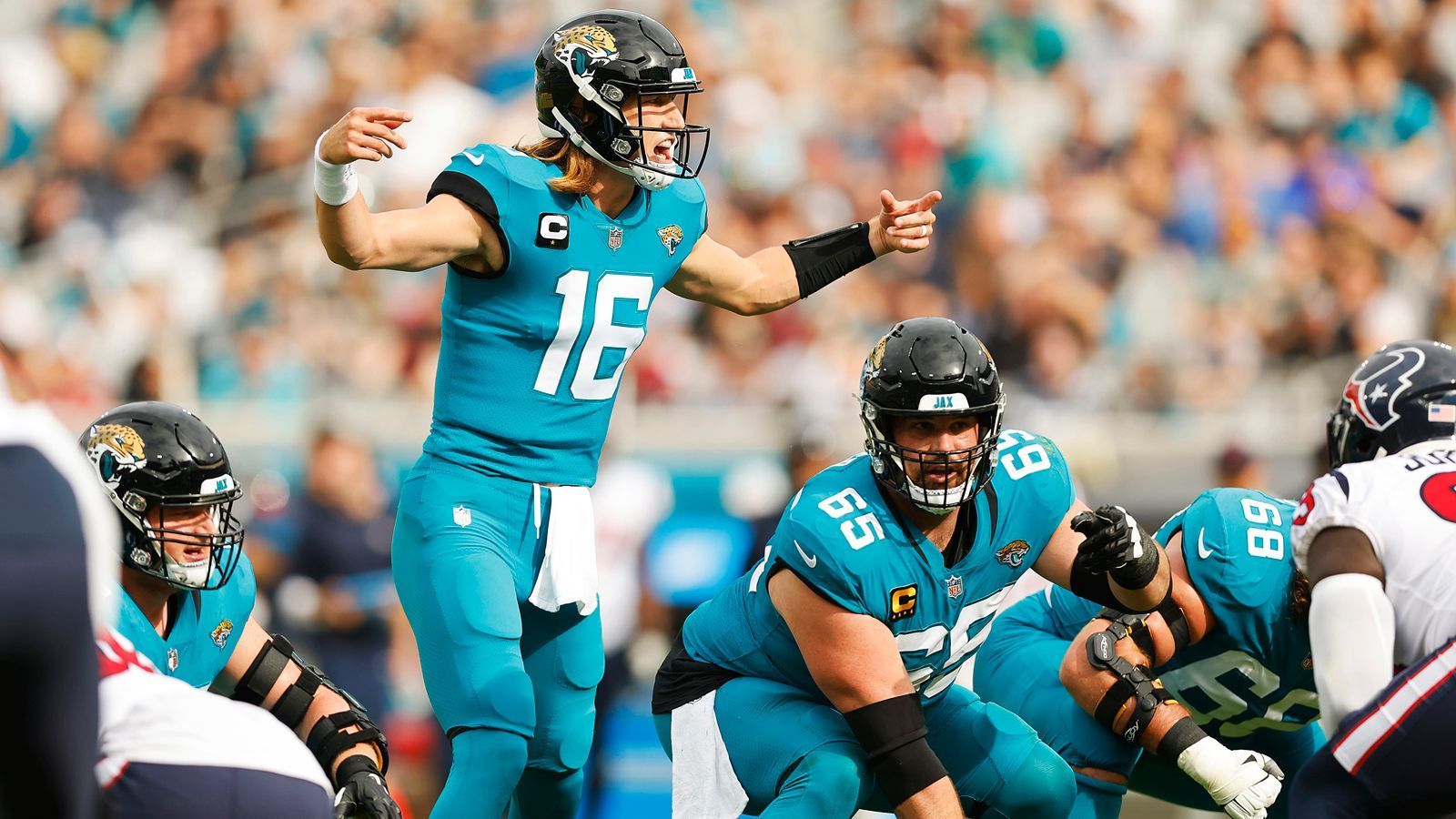 
                <strong>Jacksonville Jaguars - Needs: O-Liner/Defensive End</strong><br>
                Im zweiten Jahr in Folge haben die Jaguars den ersten Pick im Draft. Ihren potentiellen Franchise Quarterback haben sie vor einem Jahr in Trevor Lawrence gezogen, aber es gibt noch einige andere Baustellen im Team. Während der Free Agency wurden manche Needs schon erfüllt, zwei wichtige Positionen sind aber noch ausbaufähig. Am wahrscheinlichsten stellen die Jaguars ihrem Pro Bowler Josh Allen mit Aidan Hutchinson einen weiteren Defensive End an die Seite, um den Pass Rush zu stärken. Mit Ikem Ekwonu gäbe es aber auch einen Offensive Tackle, der unbedingt nötig ist, um Lawrence zu beschützen. Den zweiten Pick haben die Jaguars übrigens an 33. Stelle - sollte da noch der passende Wide Receiver verfügbar sein, wird Jacksonville kaum zögern.
              