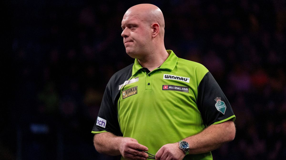 BetMGM Premier League Darts Michael van Gerwen during the BetMGM Premier League Darts Night 6 at the Motorpoint Arena, Nottingham, England, United Kingdom on 13 March 2025 Credit: Alex Young Every ...