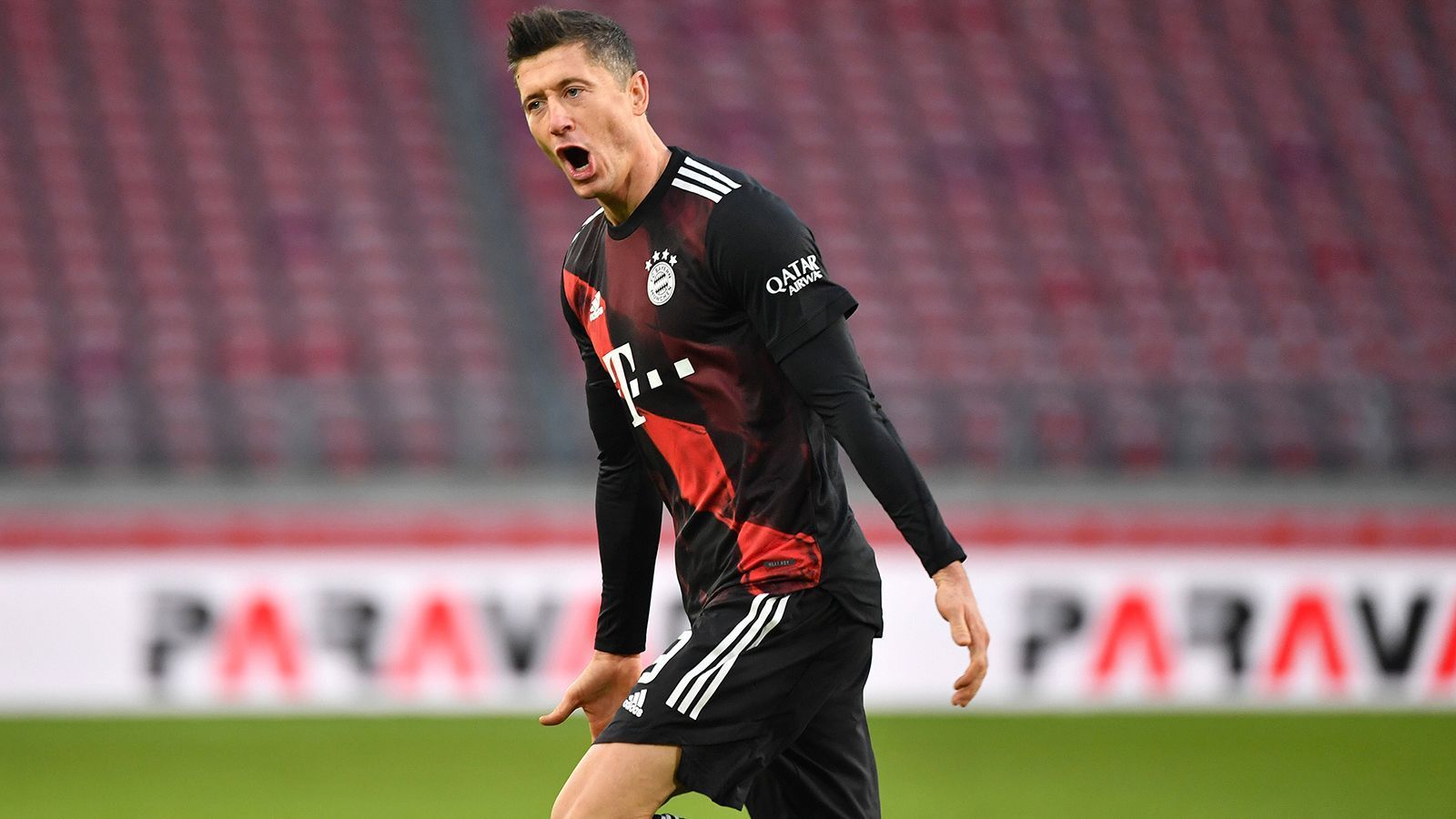 
                <strong>Die meisten Tore</strong><br>
                1. Platz: Robert Lewandowski (FC Bayern München) - 17 Tore2. Platz: Erling Haaland (Borussia Dortmund) - 10 Tore3. Platz: Andre Silva (Eintracht Frankfurt) - 9 Tore
              