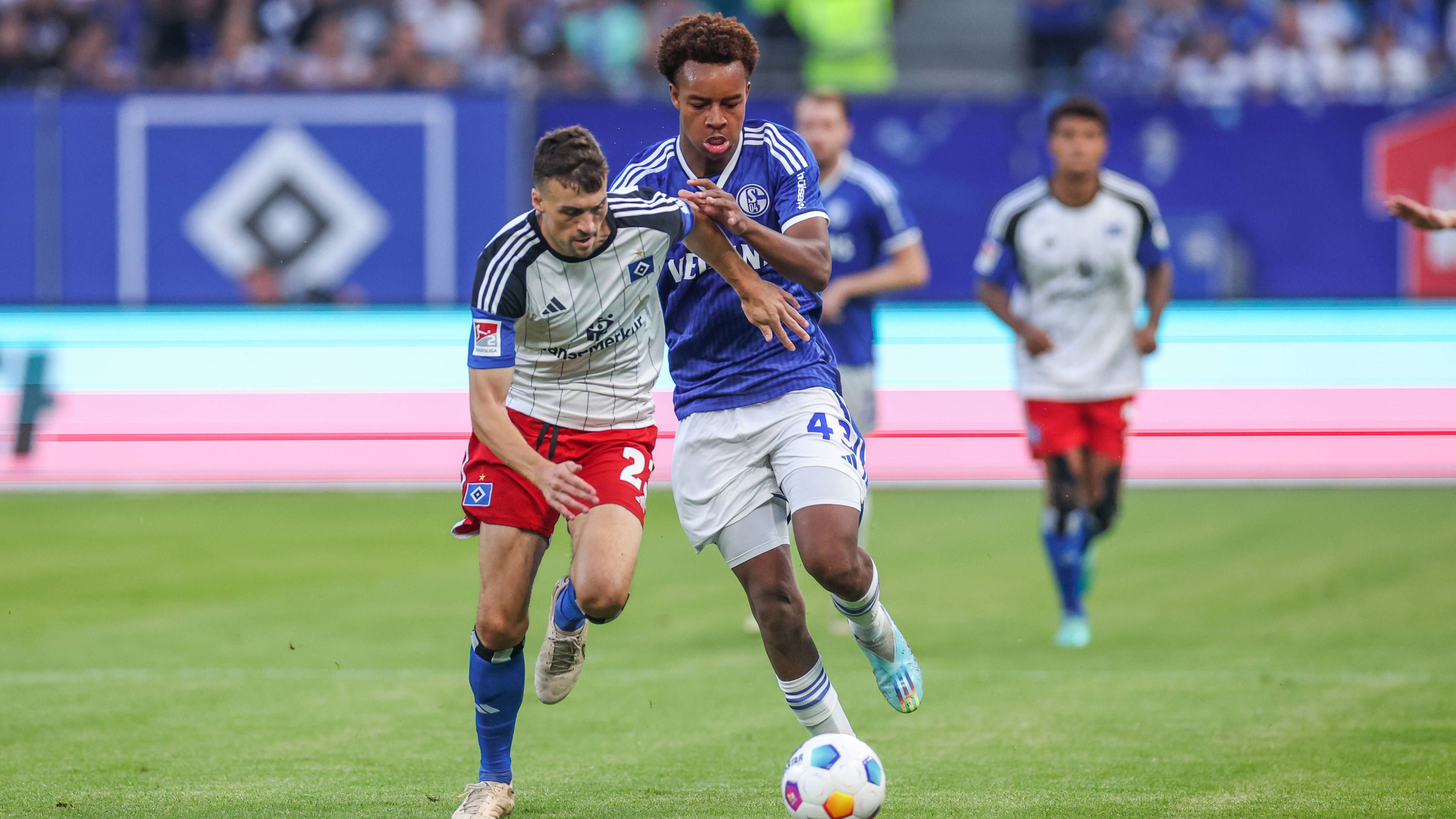 <strong>Ignace Van der Brempt (Hamburger SV)</strong><br>Soll einer der wenigen Spieler sein, die defensiv absichern und macht das über weite Strecken unaufgeregt. Auch mit dem Ball ohne große Highlights, aber souverän. Wichtiger Zweikampf gegen Lasme in der 73. Minute. <strong><em>ran</em>-Note: 3</strong>