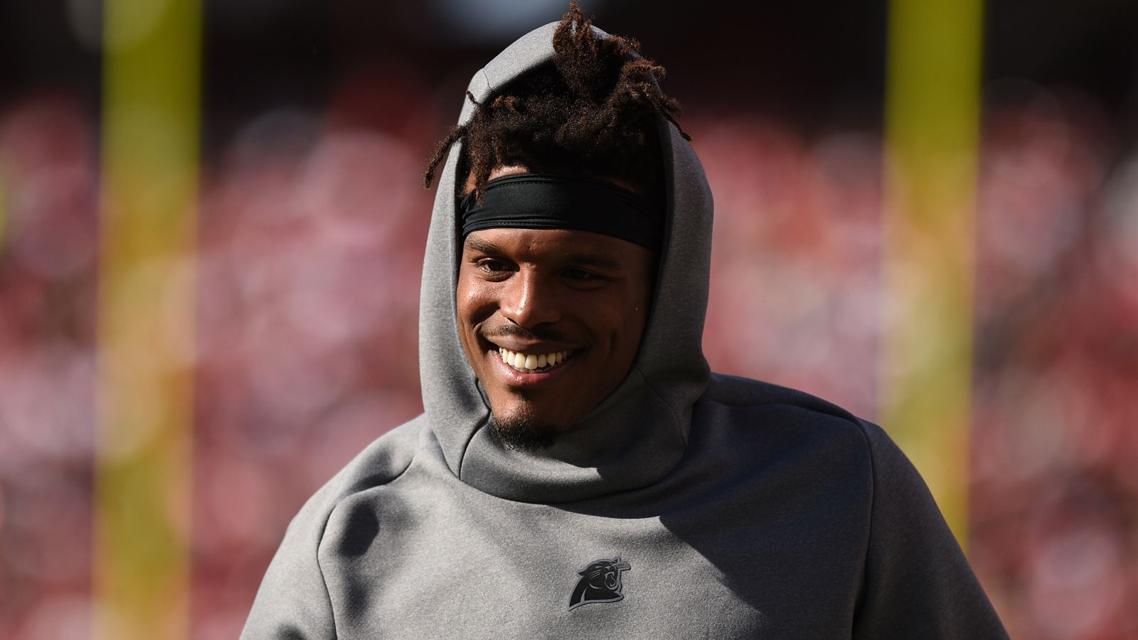 
                <strong>New England Patriots</strong><br>
                Cam Newton (Bild) konnte die Erwartungen in ihn zu kaum einem Zeitpunkt der Saison erfüllen. Mit ordentlich Salary Cap ausgestattet, versuchen die Pats nun wohl einen etablierten QB zu bekommen. Gelingt dies nicht, ist der Draft die Alternative, auch wenn dann wohl endgültig eine Art "Neuaufbau" ins Haus stünde.
              