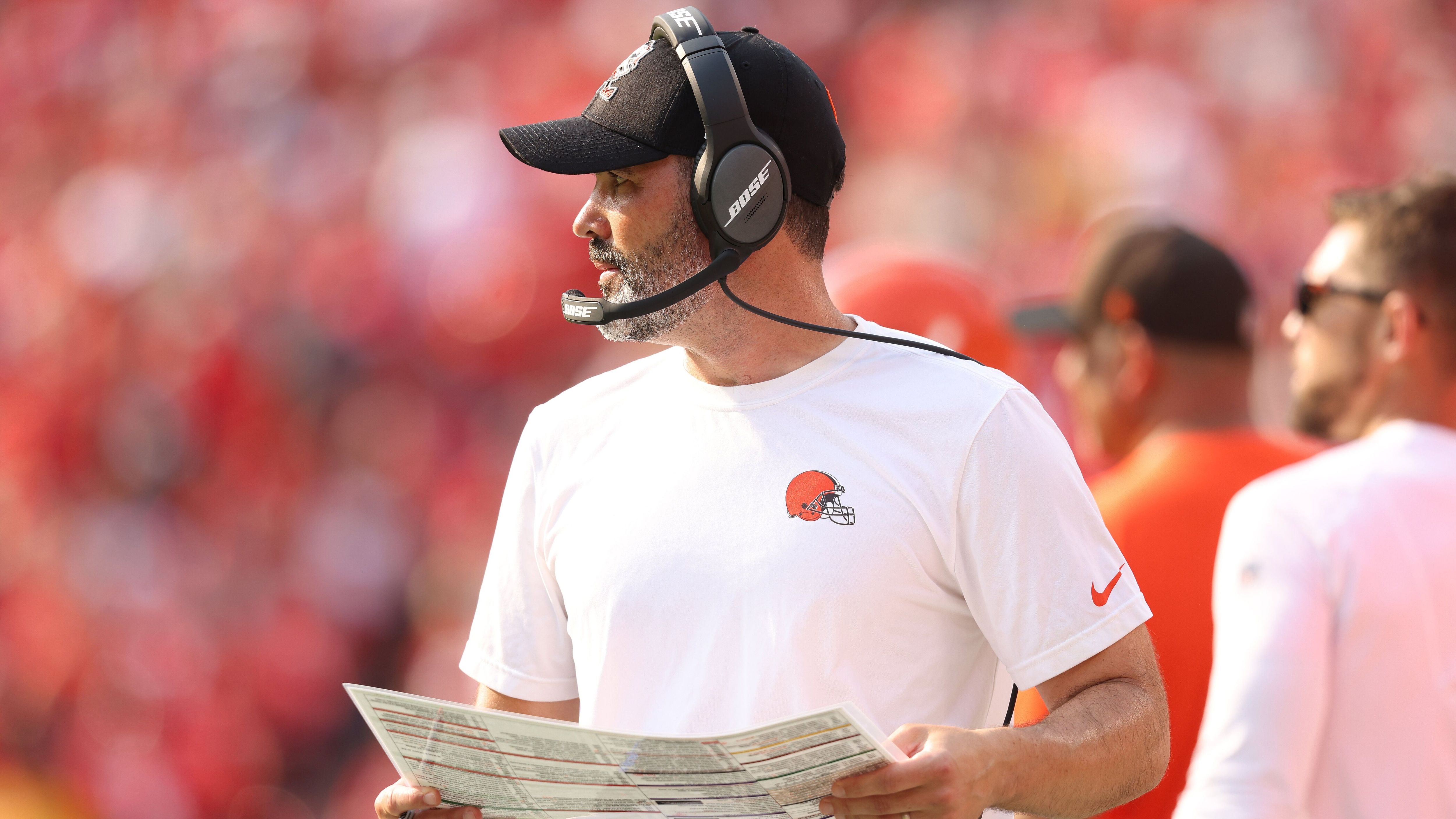
                <strong>Geteilter 9. Platz: Kevin Stefanski</strong><br>
                &#x2022; Team: Cleveland Browns<br>&#x2022; Im Amt seit: 2020<br>&#x2022; Quote: +1.400 (bei einem Einsatz von 100 US-Dollar erhält man 1.500 US-Dollar)<br>
              