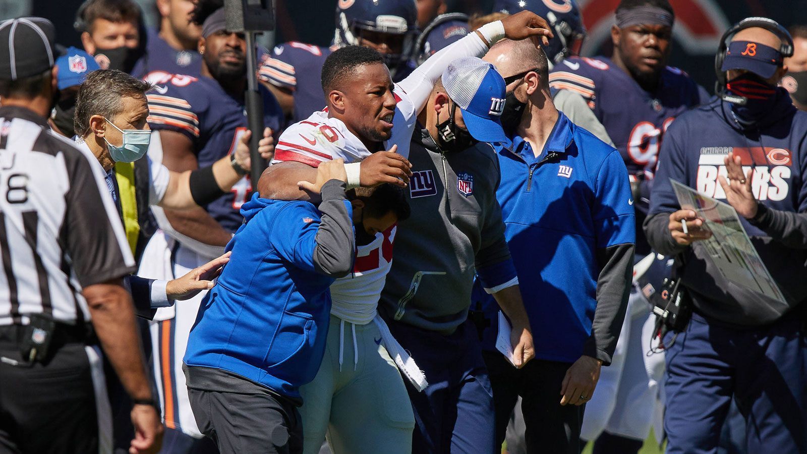 
                <strong>Saquon Barkley (New York Giants)</strong><br>
                Saquon Barkley wird in dieser Saison nicht mehr auflaufen können. Die Untersuchung seiner Verletzung im rechten Knie ergab, dass das Kreuzband gerissen ist. Laut den New York Giants wird der Star-Running-Back möglichst schnell operiert. Er hatte sich die folgenschwere Blessur gegen die Chicago Bears zugezogen.
              