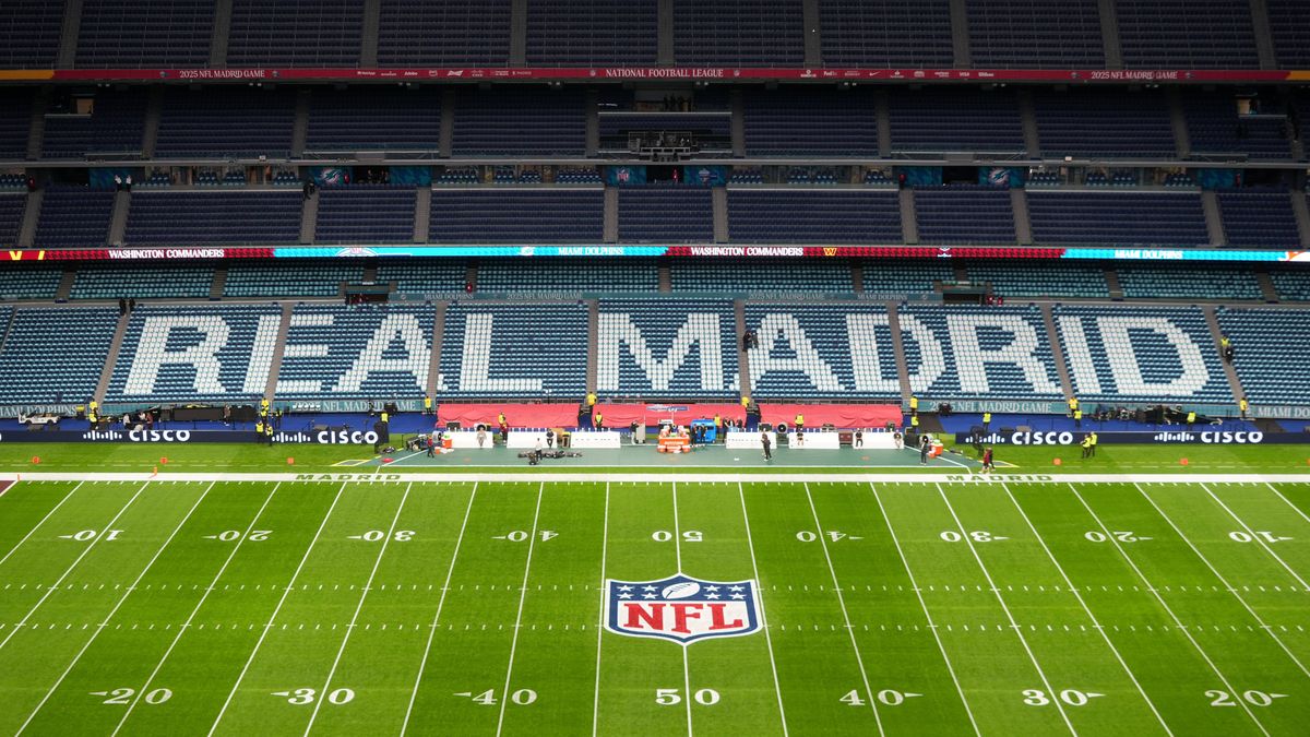 NFL, American Football Herren, USA Madrid Game-Washington Commanders at Miami Dolphins Nov 16, 2025; Madrid, Spain; The interior of the stadium is see prior to the 2025 NFL Madrid Game between the ...